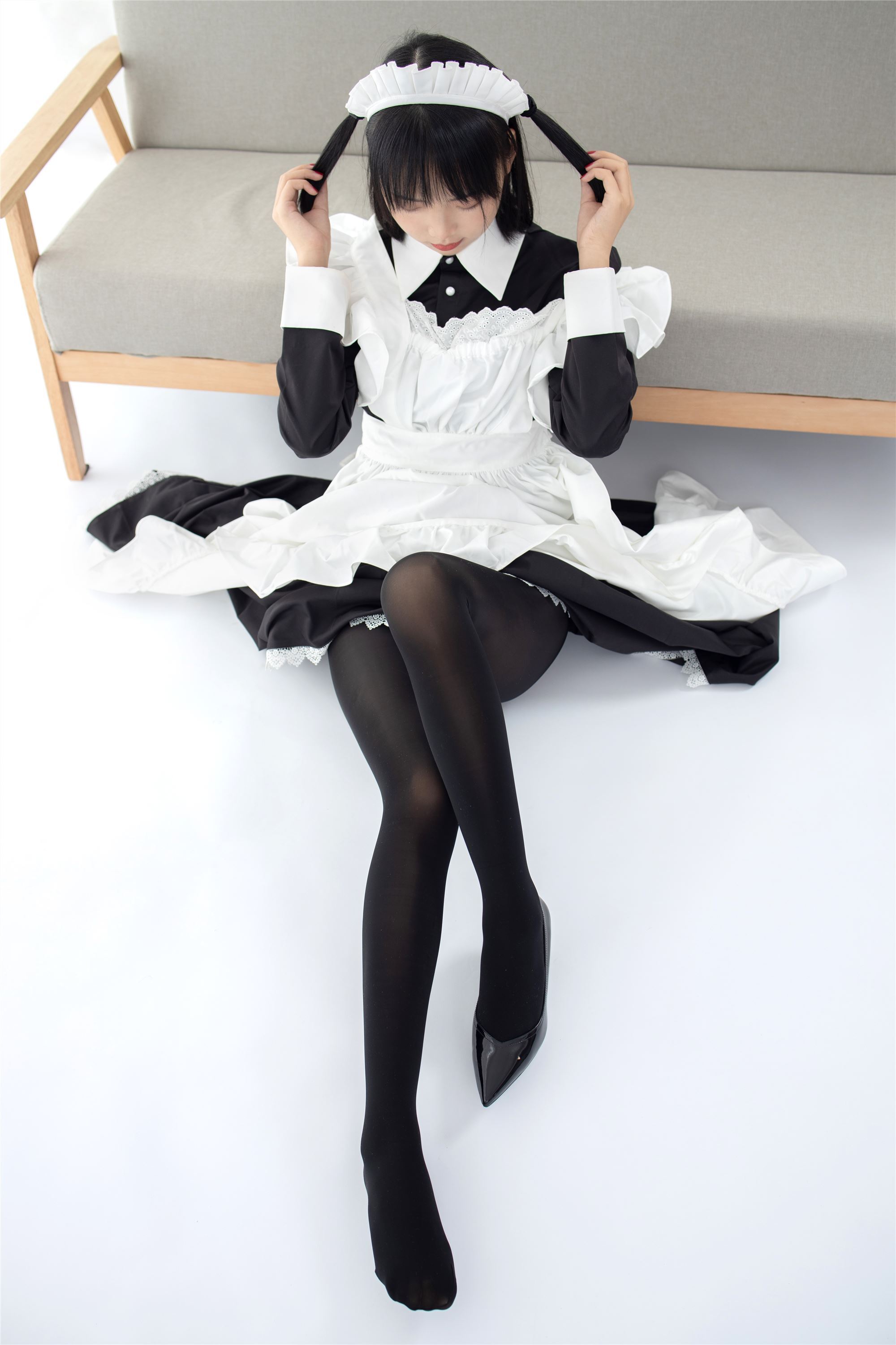 森萝财团萝莉丝足写真 JKFUN-029 卉子 80D黑丝踩物女仆