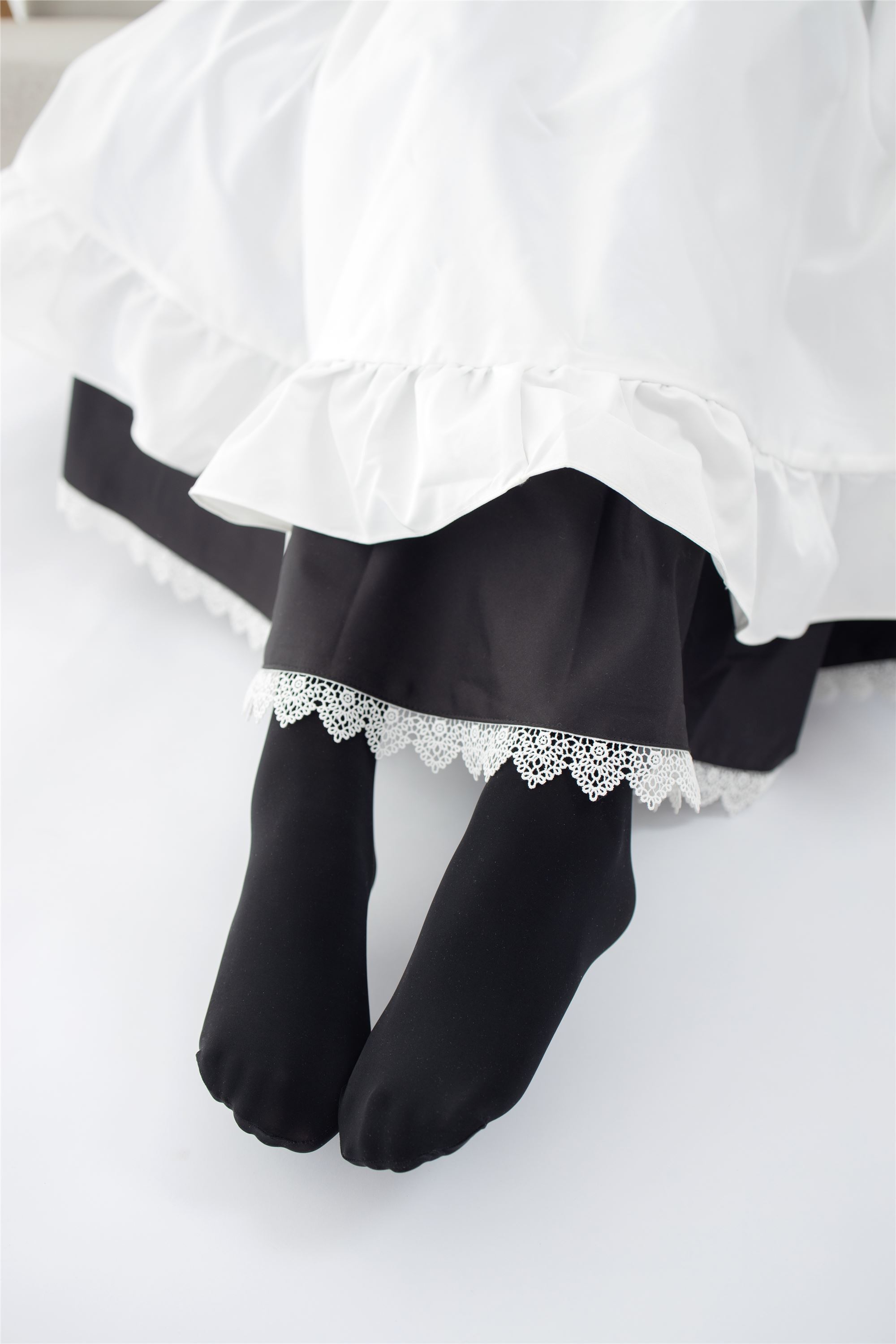 森萝财团萝莉丝足写真 JKFUN-029 卉子 80D黑丝踩物女仆