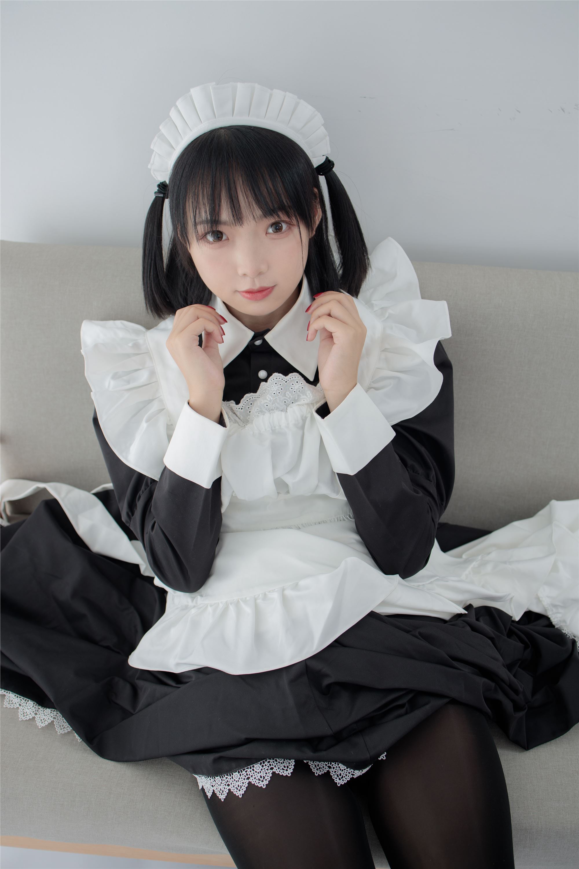 森萝财团萝莉丝足写真 JKFUN-029 卉子 80D黑丝踩物女仆