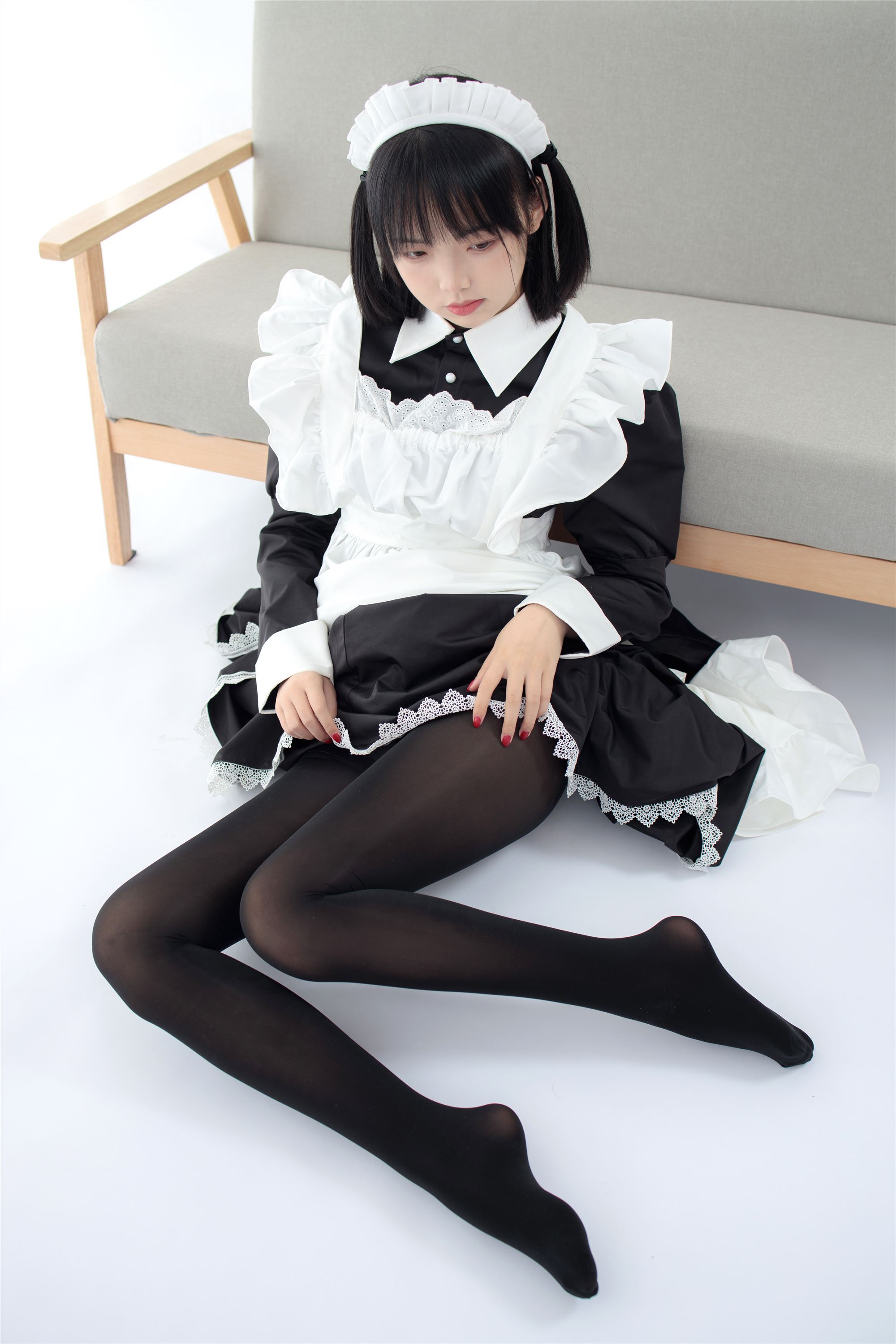 森萝财团萝莉丝足写真 JKFUN-029 卉子 80D黑丝踩物女仆