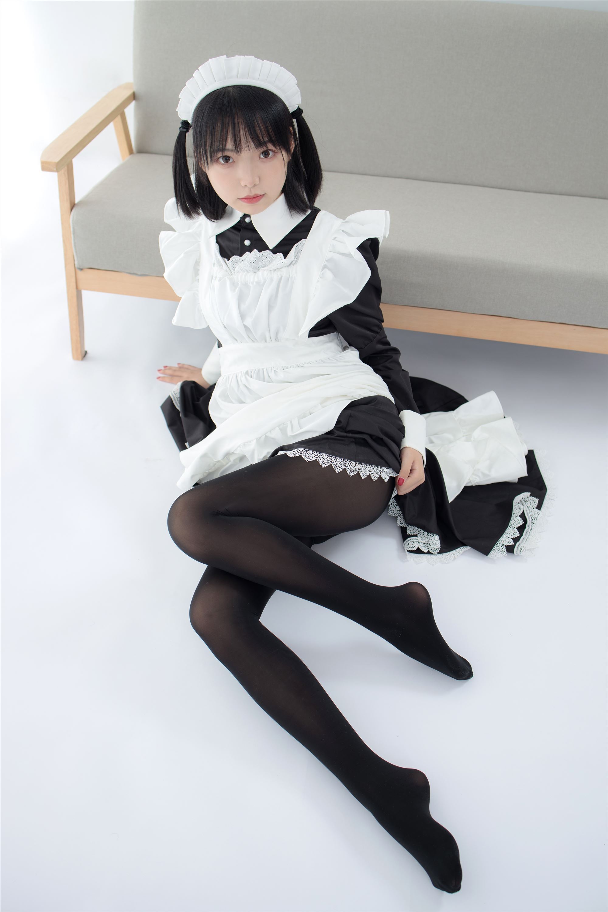 森萝财团萝莉丝足写真 JKFUN-029 卉子 80D黑丝踩物女仆