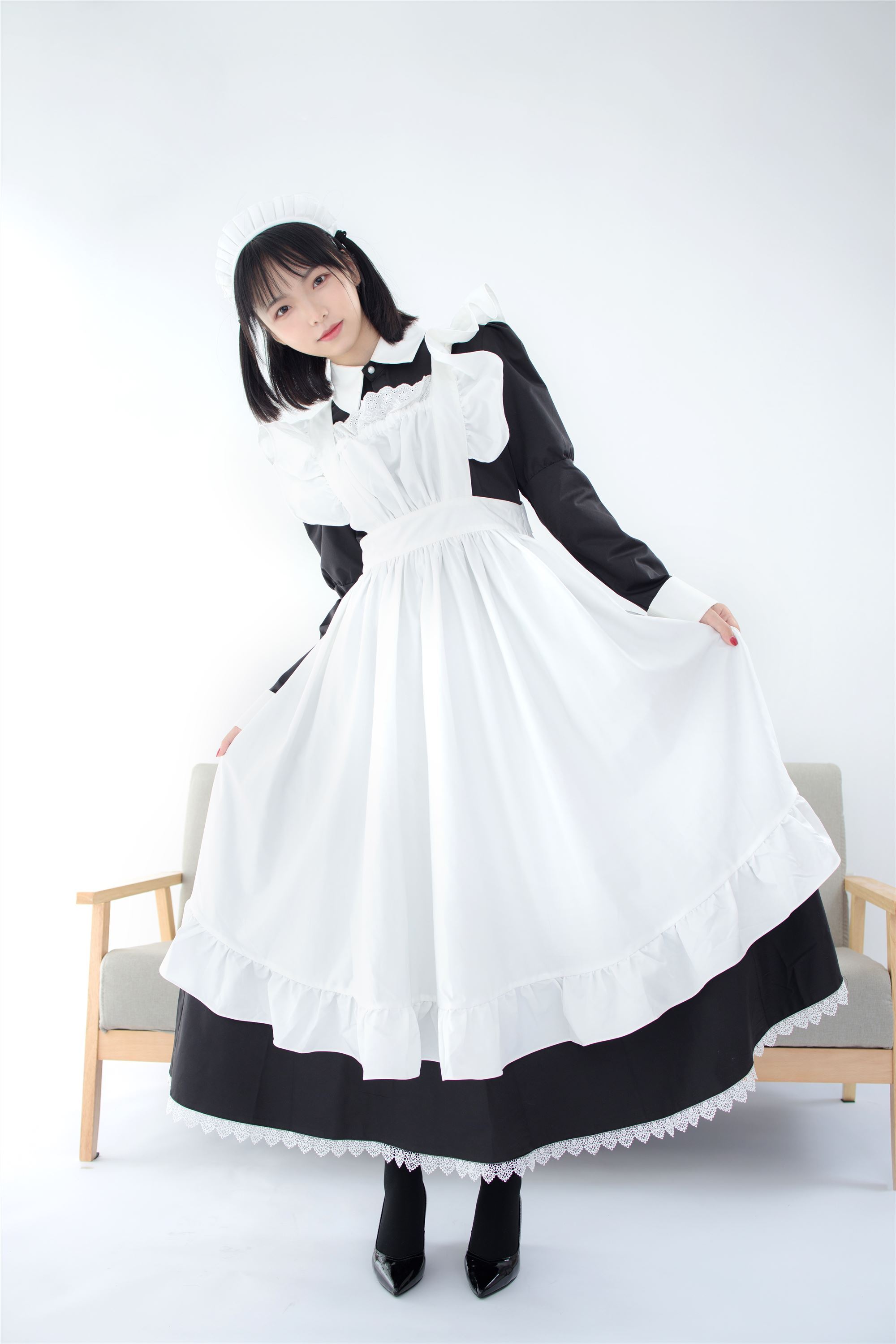 森萝财团萝莉丝足写真 JKFUN-029 卉子 80D黑丝踩物女仆