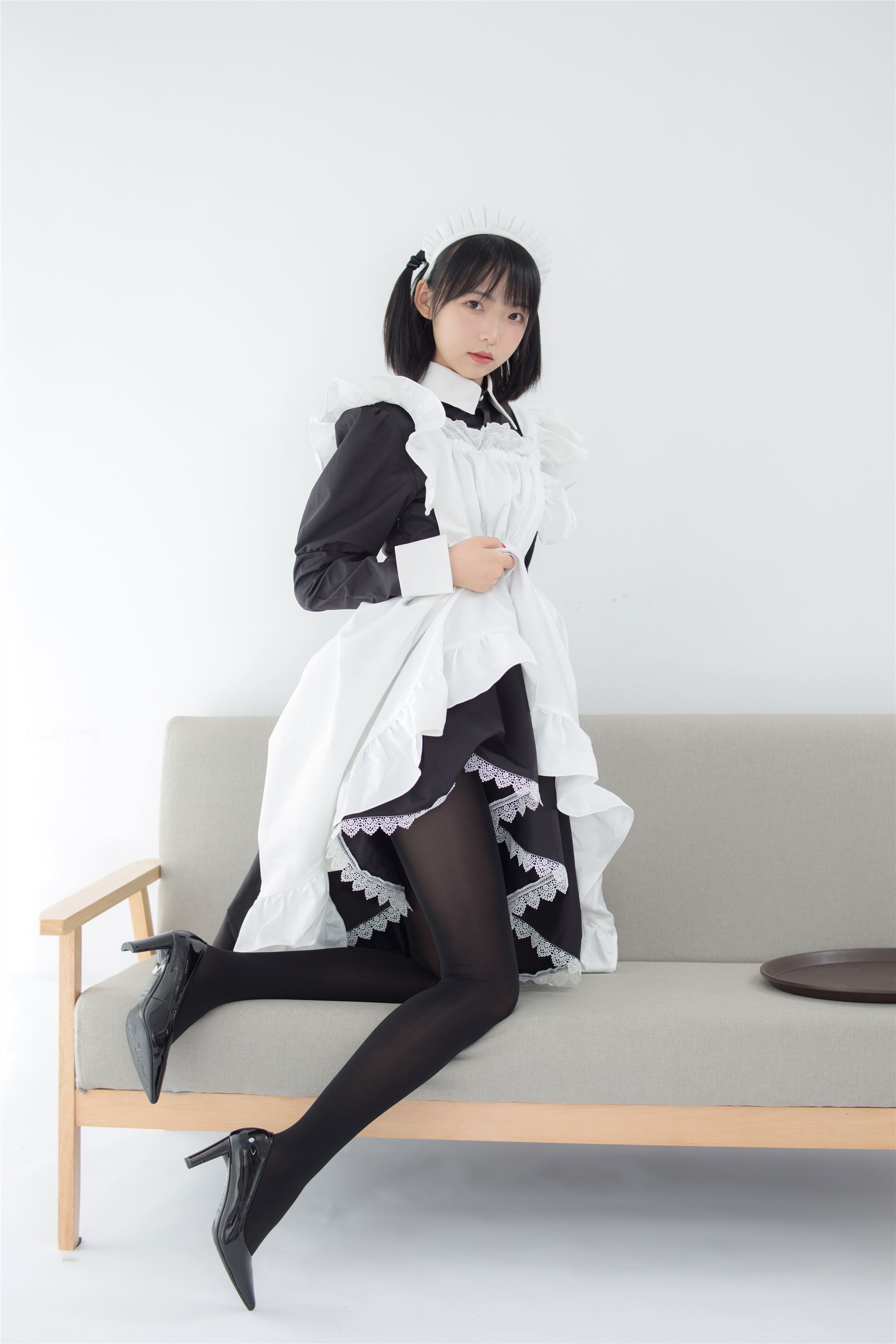 森萝财团萝莉丝足写真 JKFUN-029 卉子 80D黑丝踩物女仆