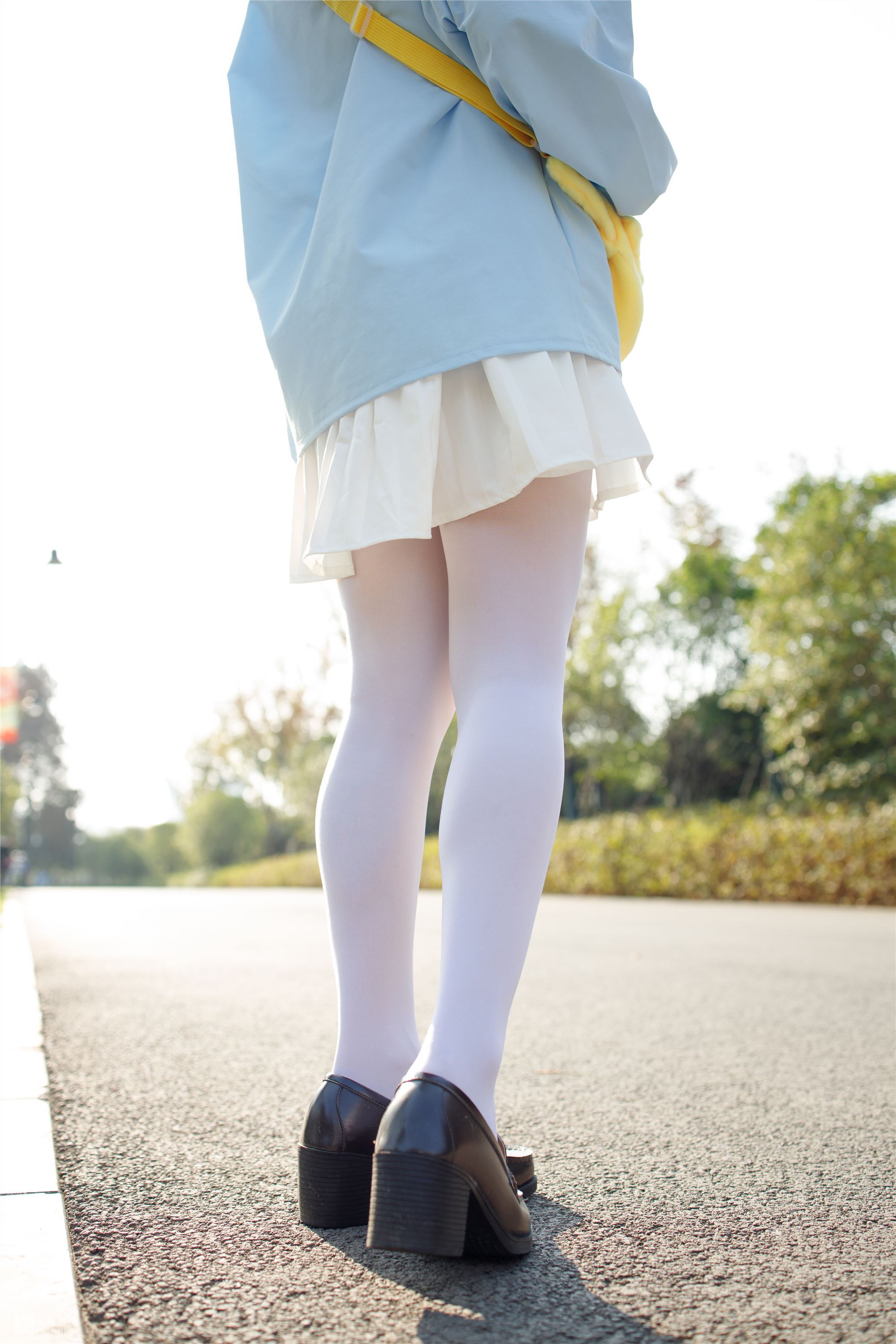 森萝财团萝莉丝足写真 JKFUN-031 默陌 踩物50D白丝