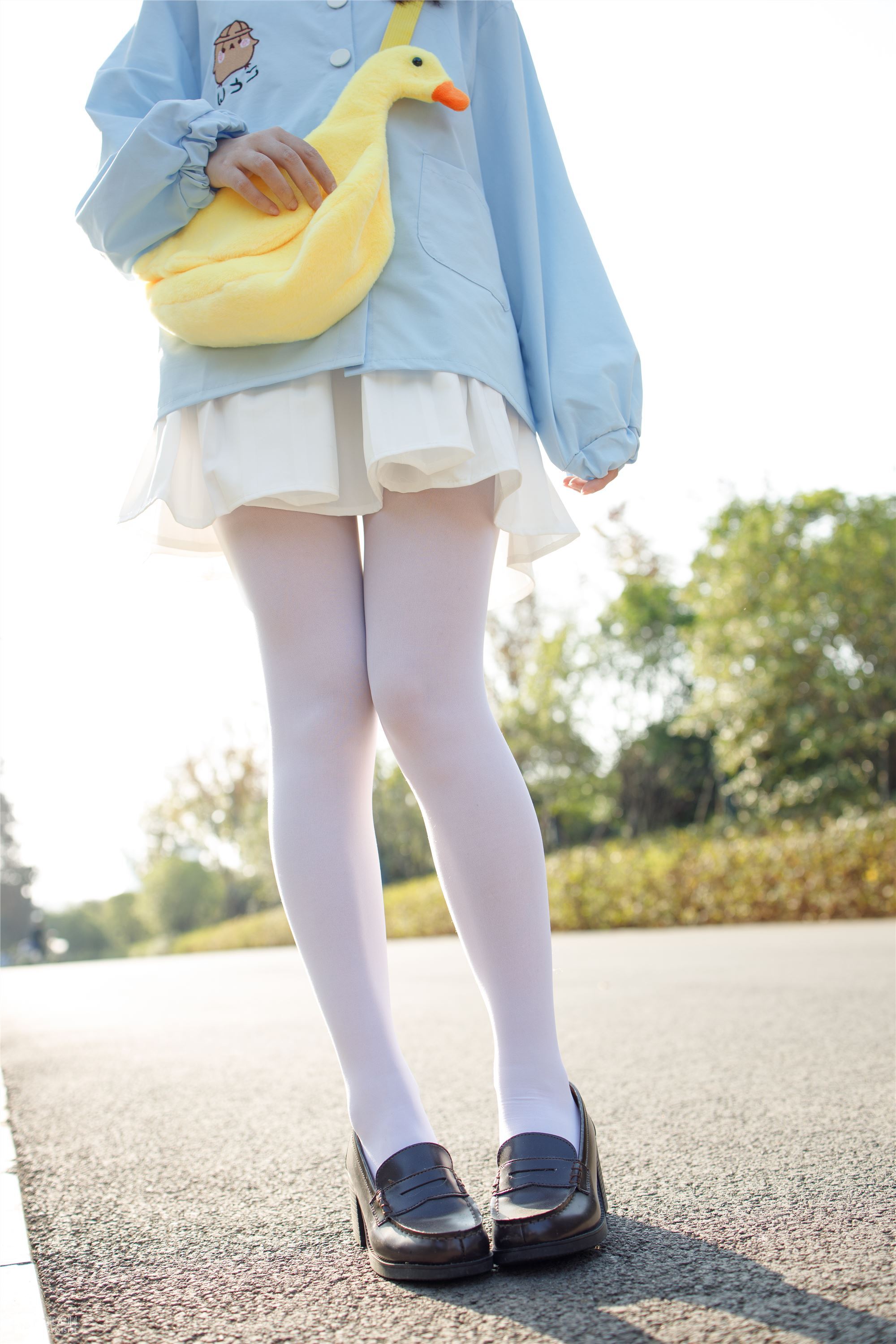 森萝财团萝莉丝足写真 JKFUN-031 默陌 踩物50D白丝