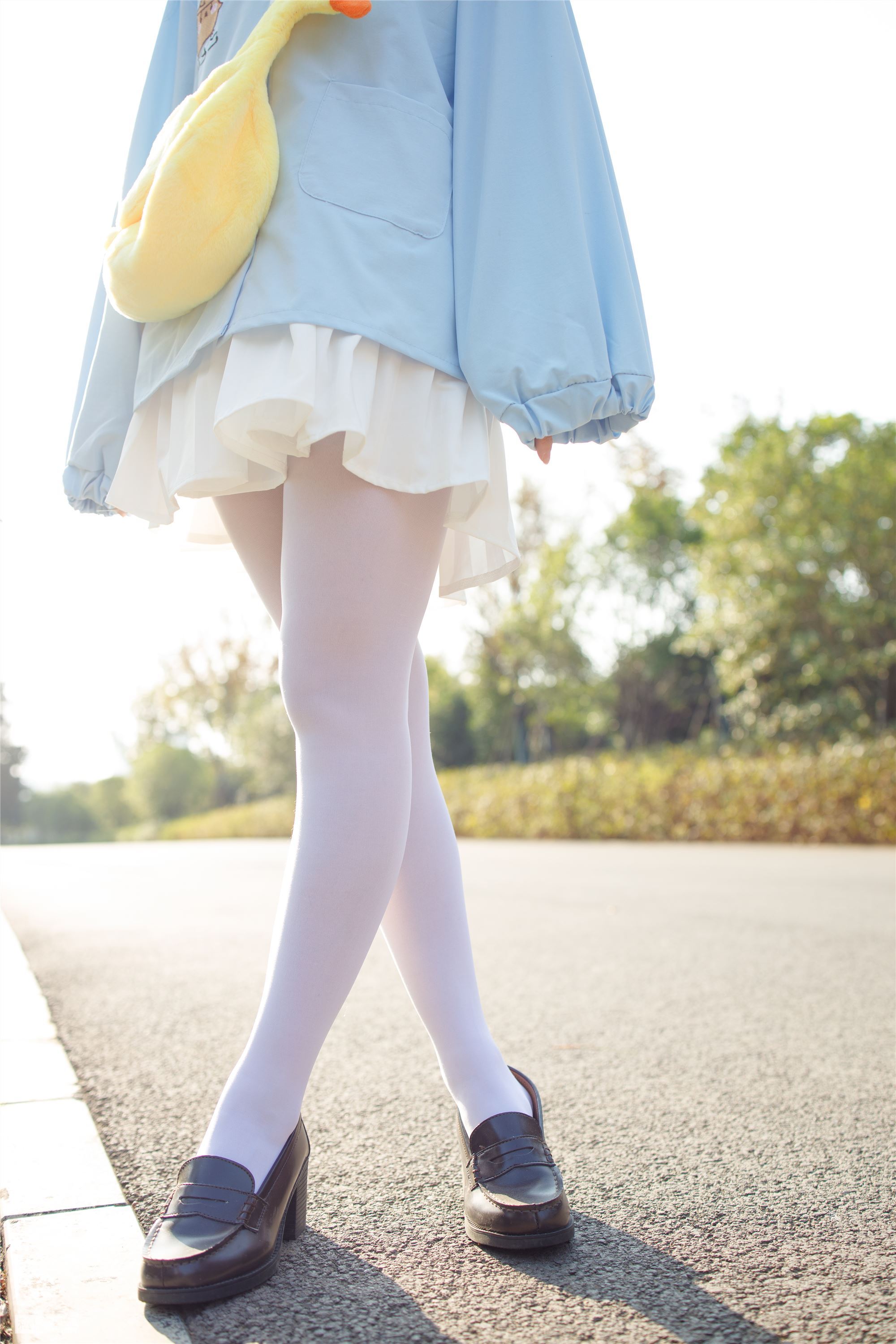 森萝财团萝莉丝足写真 JKFUN-031 默陌 踩物50D白丝