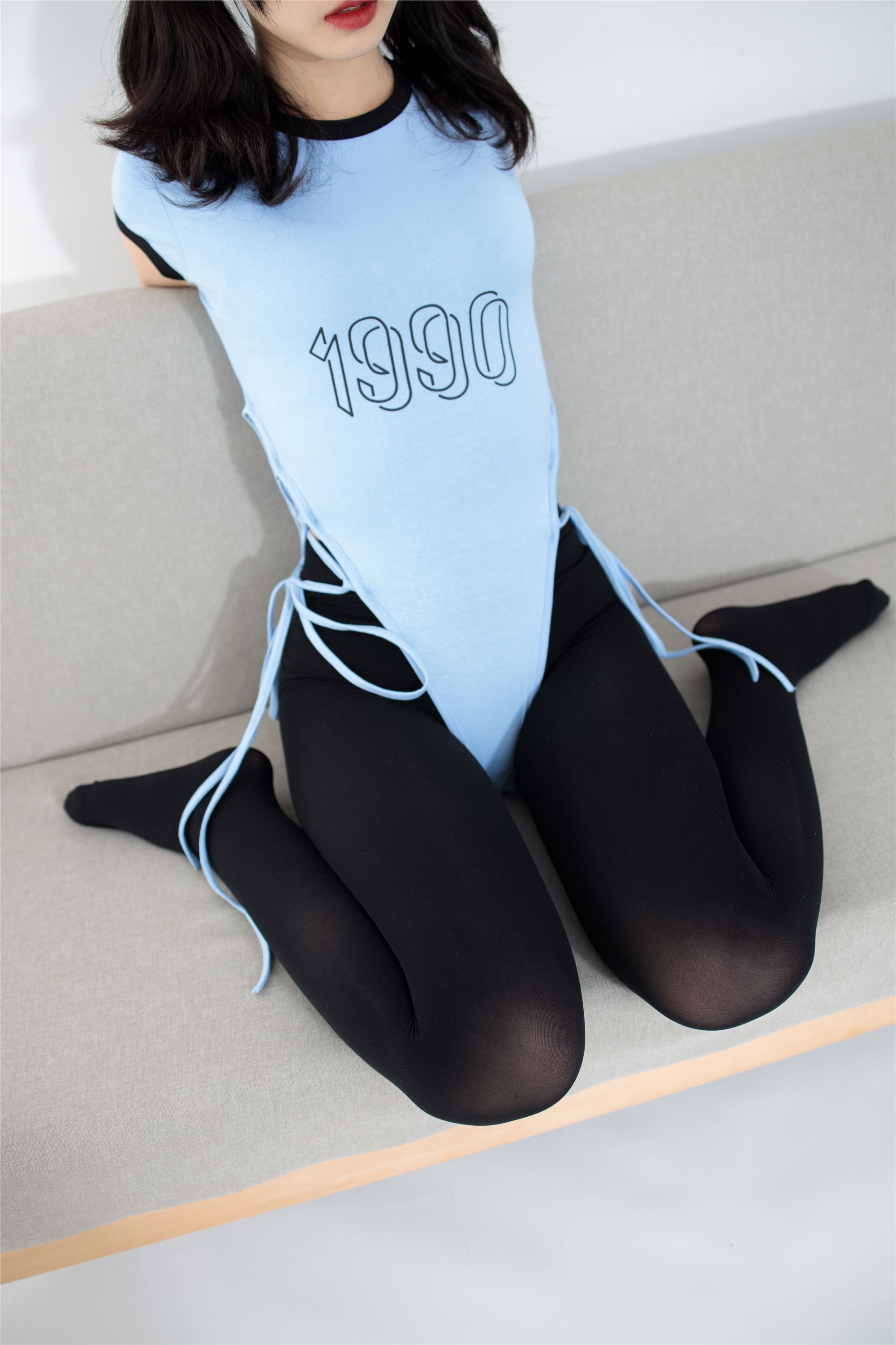 森萝财团萝莉丝足写真 JKFUN-034 小夜 80D厚黑砕面