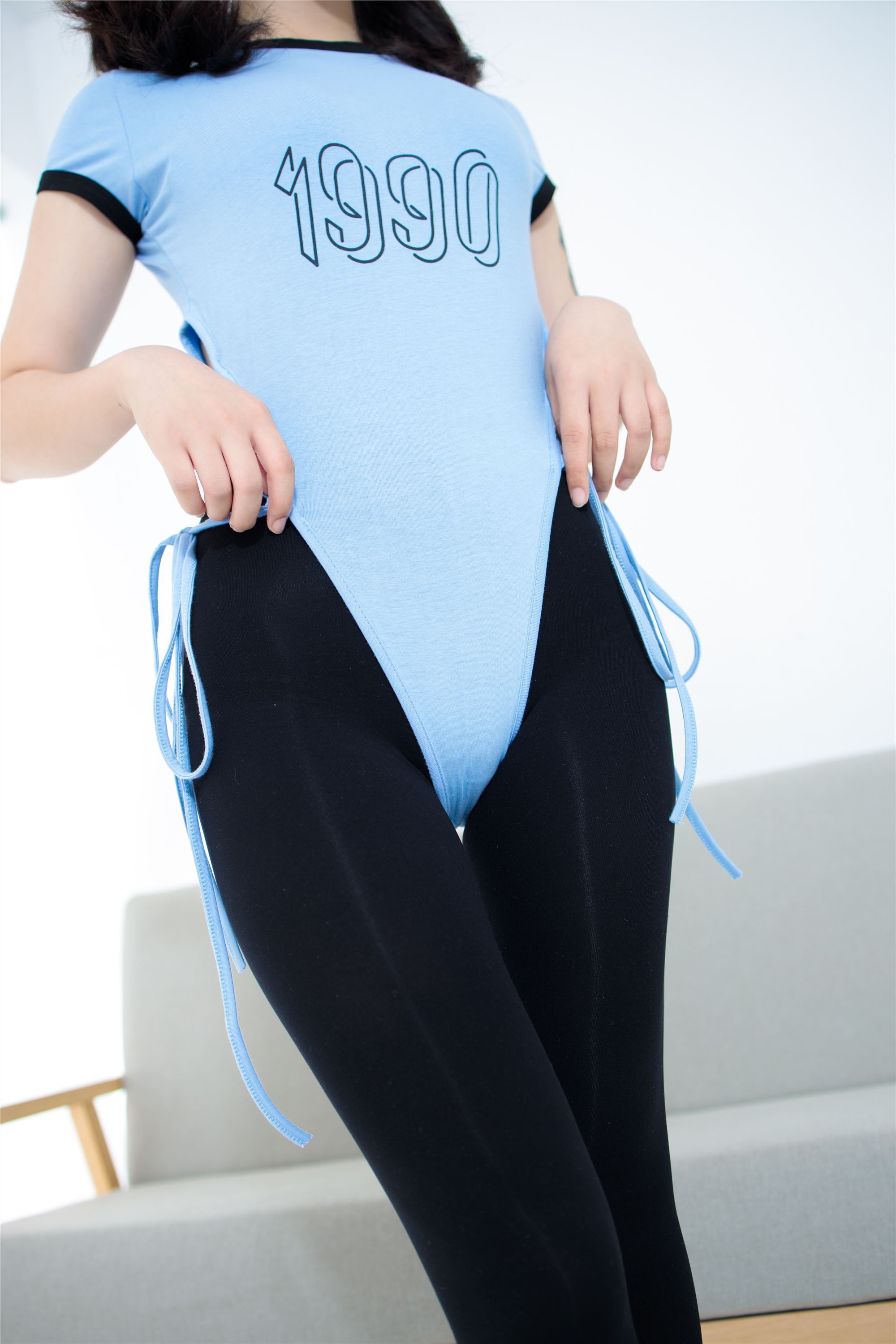 森萝财团萝莉丝足写真 JKFUN-034 小夜 80D厚黑砕面