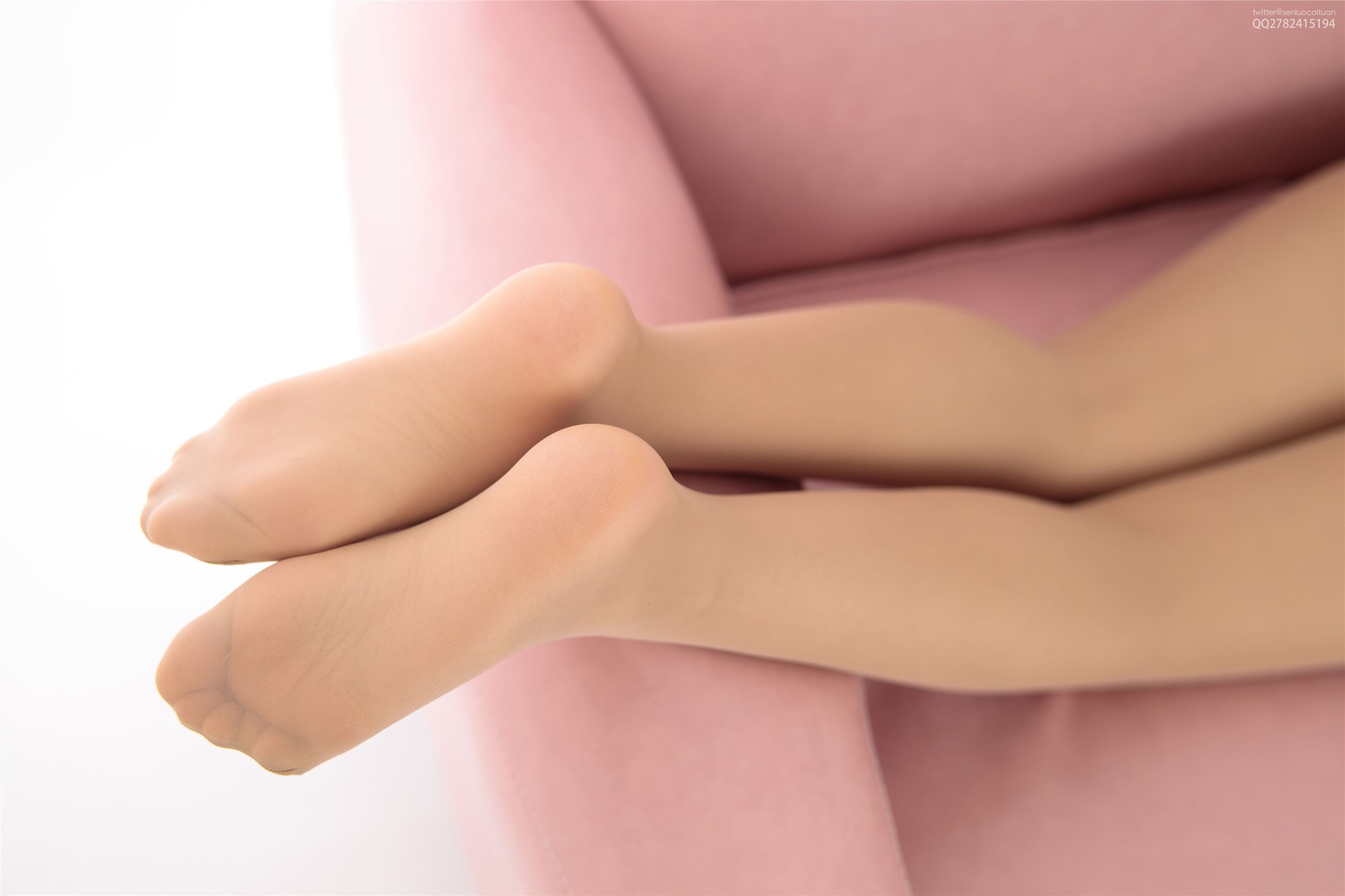 森萝财团萝莉丝足写真 JKFUN-038