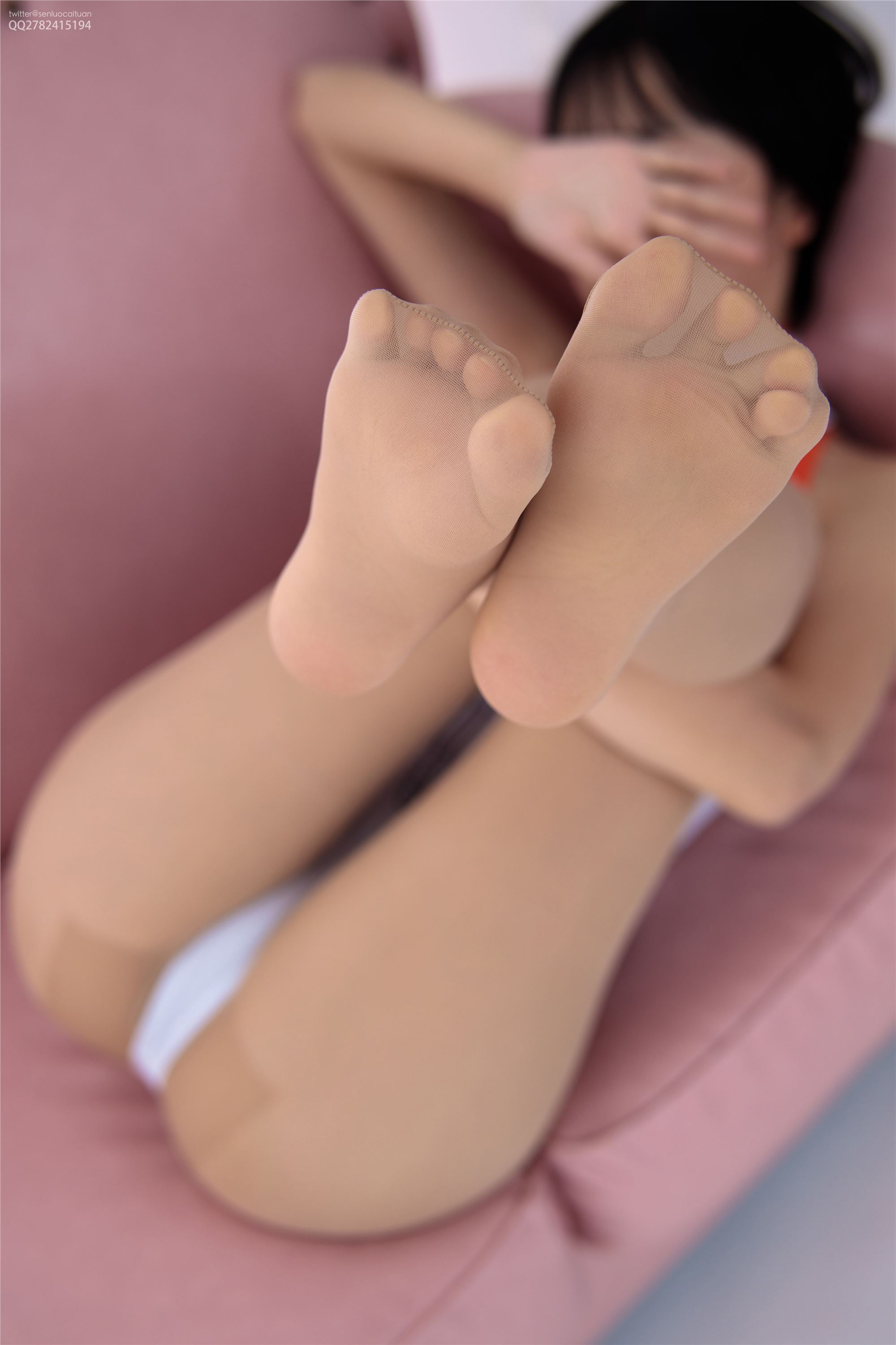 森萝财团萝莉丝足写真 JKFUN-038