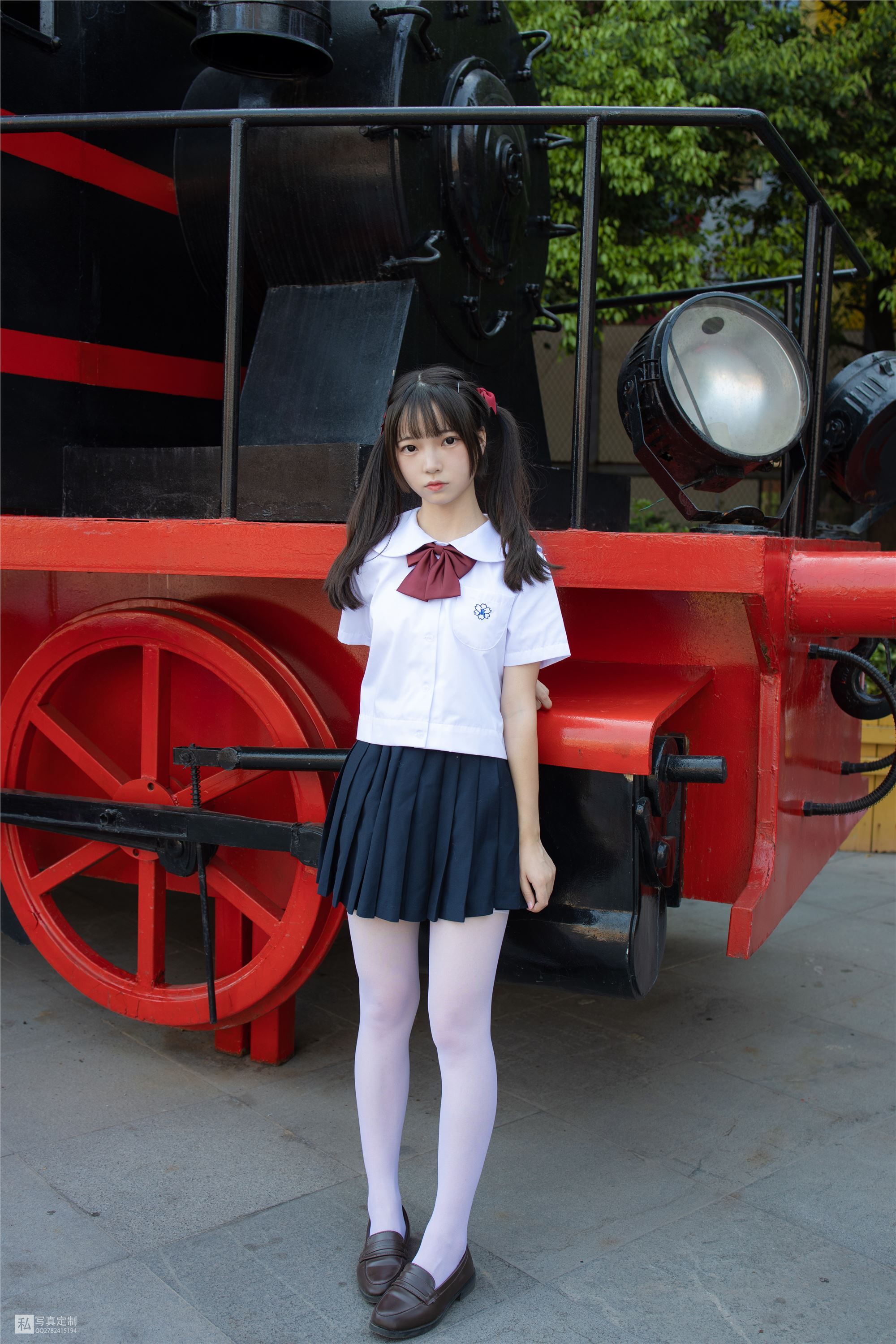 森萝财团萝莉丝足写真 JKFUN-026 默陌