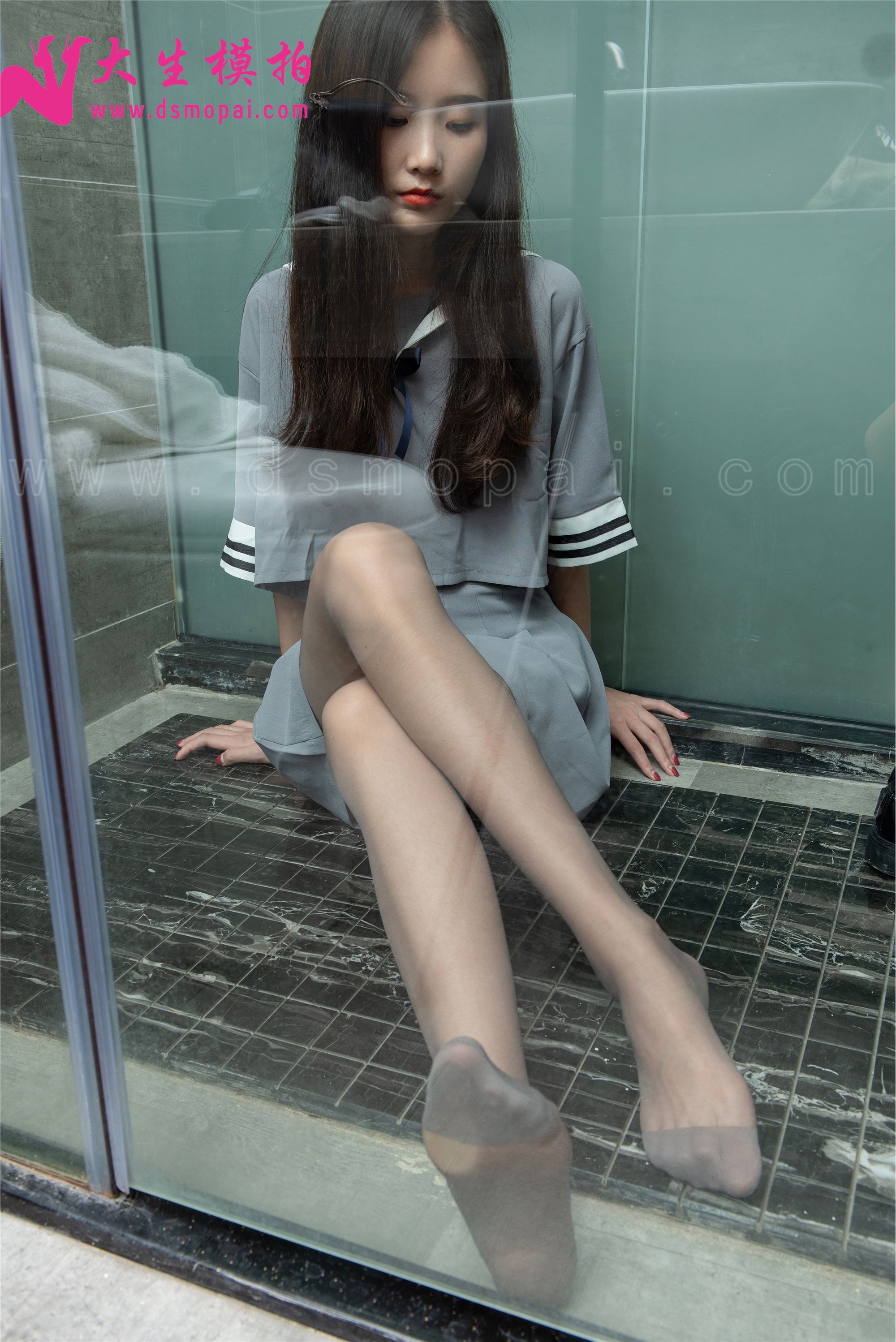 大生模拍  No.037 悠悠 卫生间学妹的灰丝