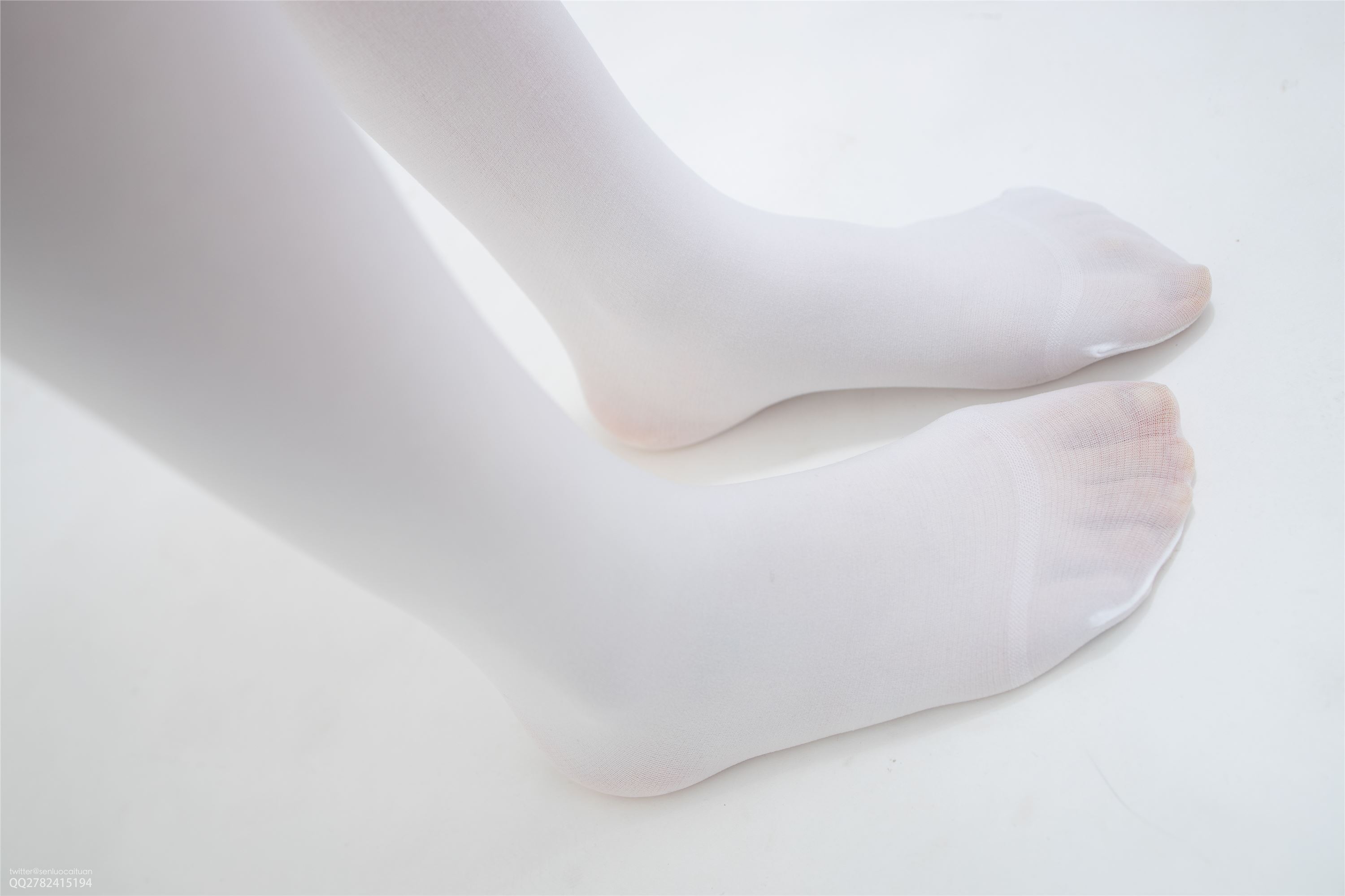 森萝财团萝莉丝足写真 JKFUN-040 Aika 80D白丝