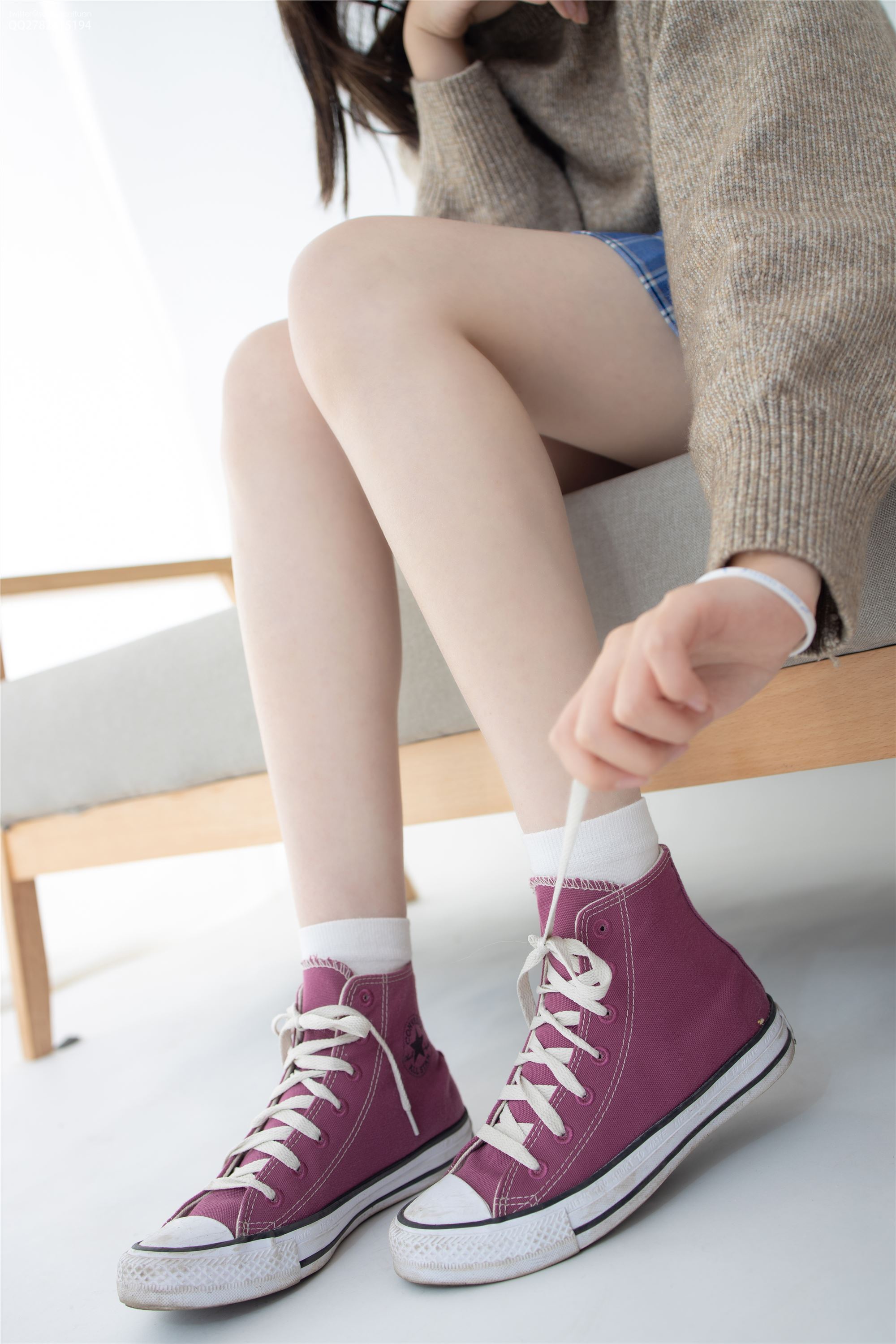 森萝财团萝莉丝足写真 JKFUN-041 Aika 短棉袜