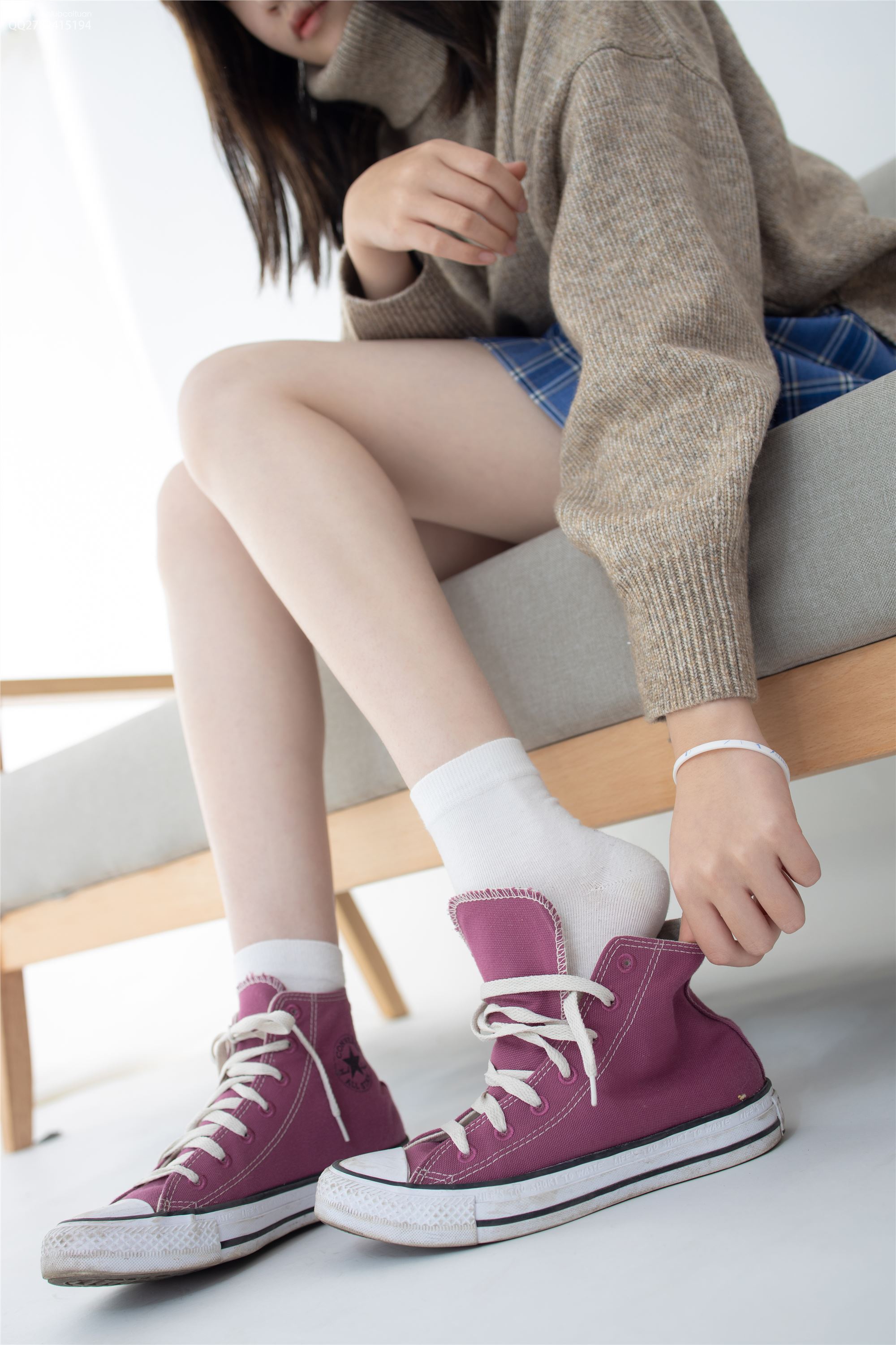 森萝财团萝莉丝足写真 JKFUN-041 Aika 短棉袜