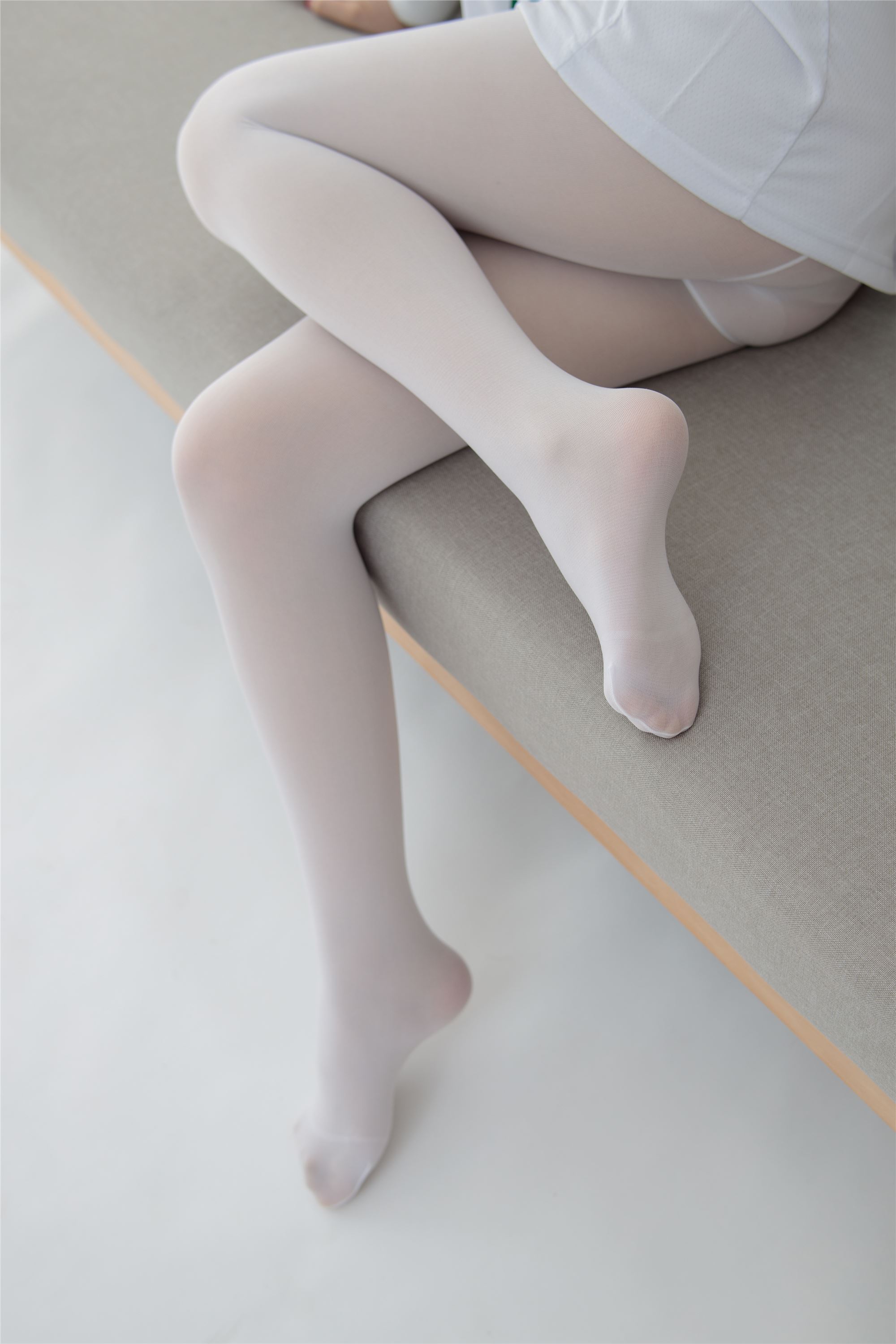 森萝财团萝莉丝足写真 JKFUN-042 卉子 80D白丝与篮球无关