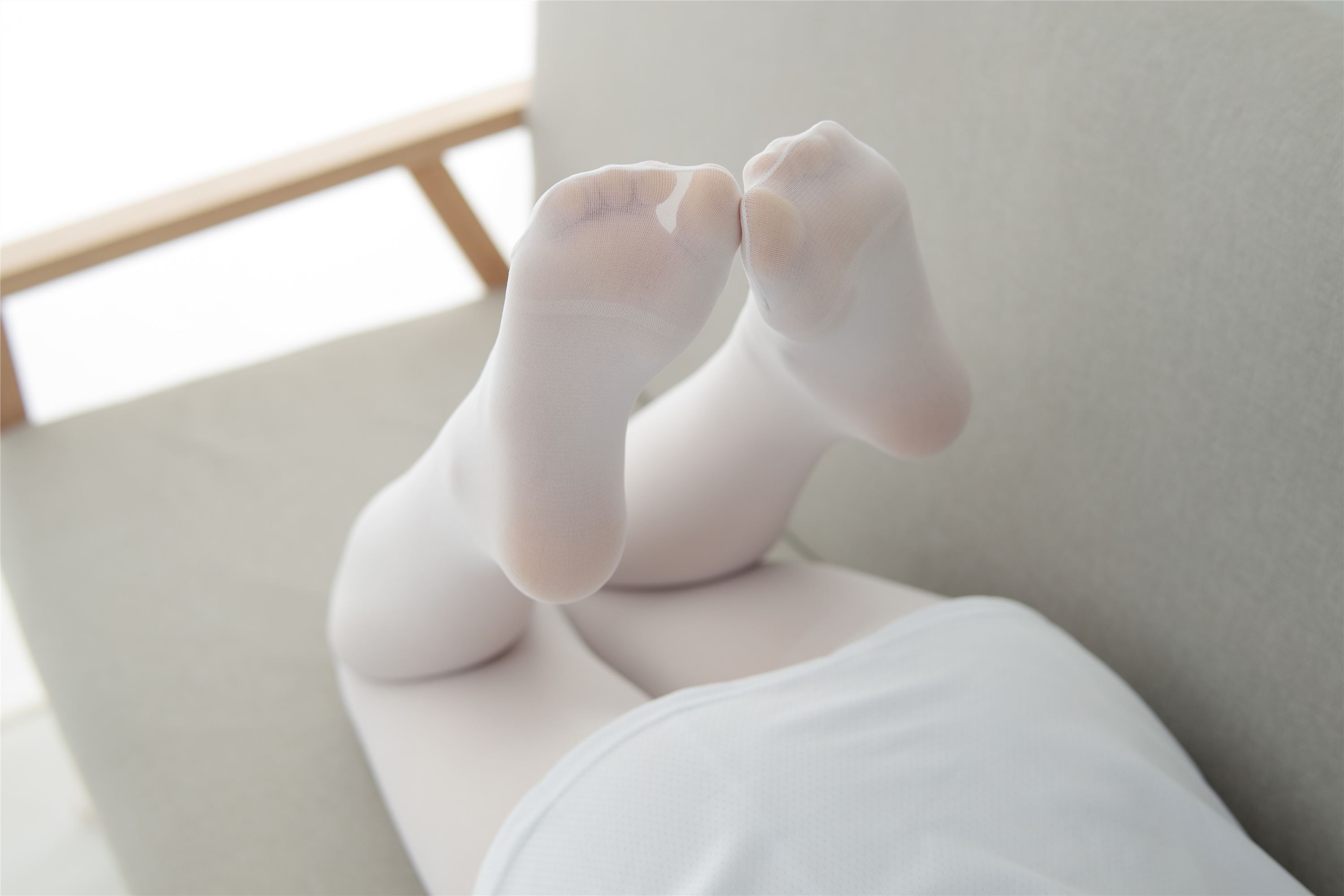 森萝财团萝莉丝足写真 JKFUN-042 卉子 80D白丝与篮球无关