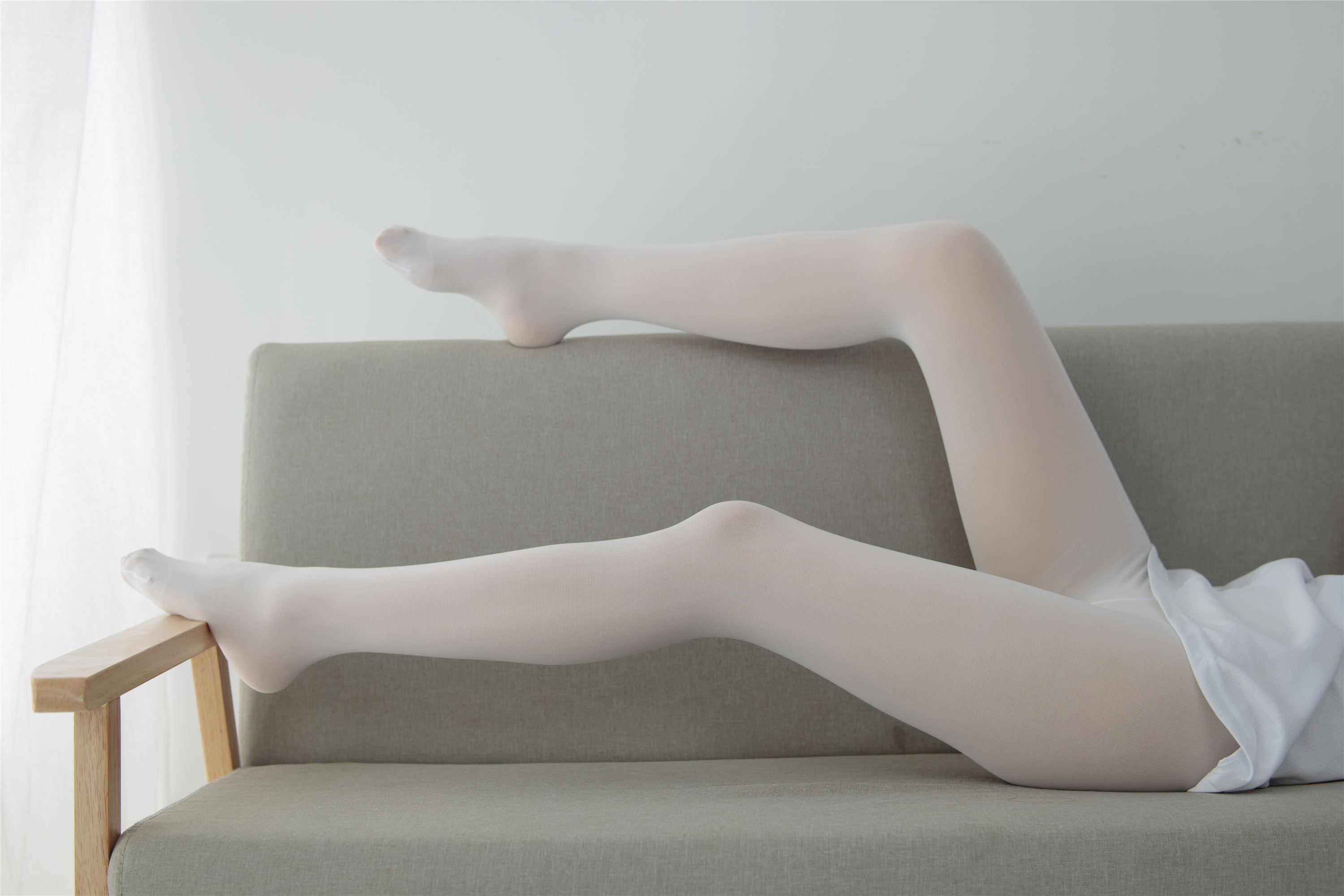 森萝财团萝莉丝足写真 JKFUN-042 卉子 80D白丝与篮球无关