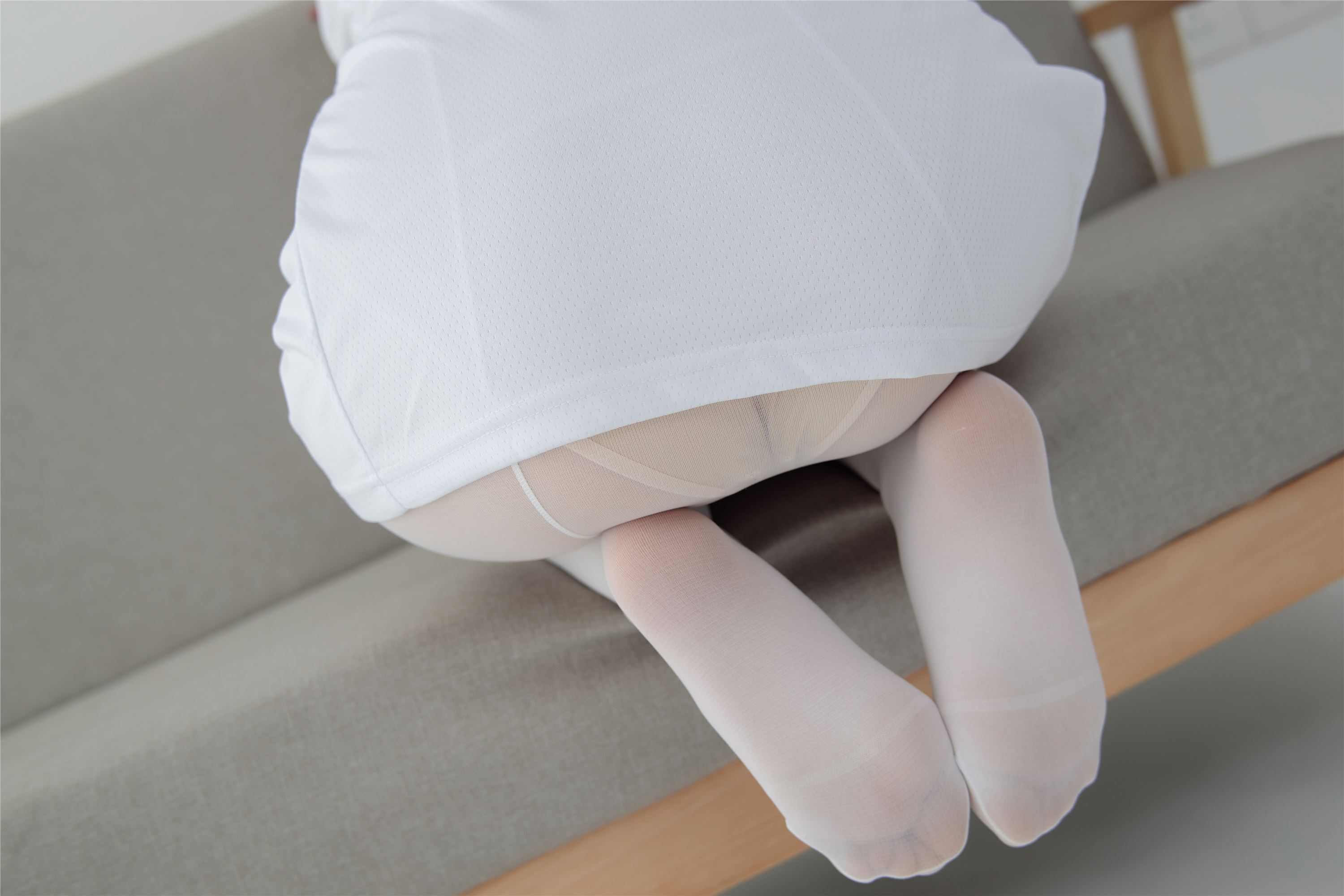 森萝财团萝莉丝足写真 JKFUN-042 卉子 80D白丝与篮球无关