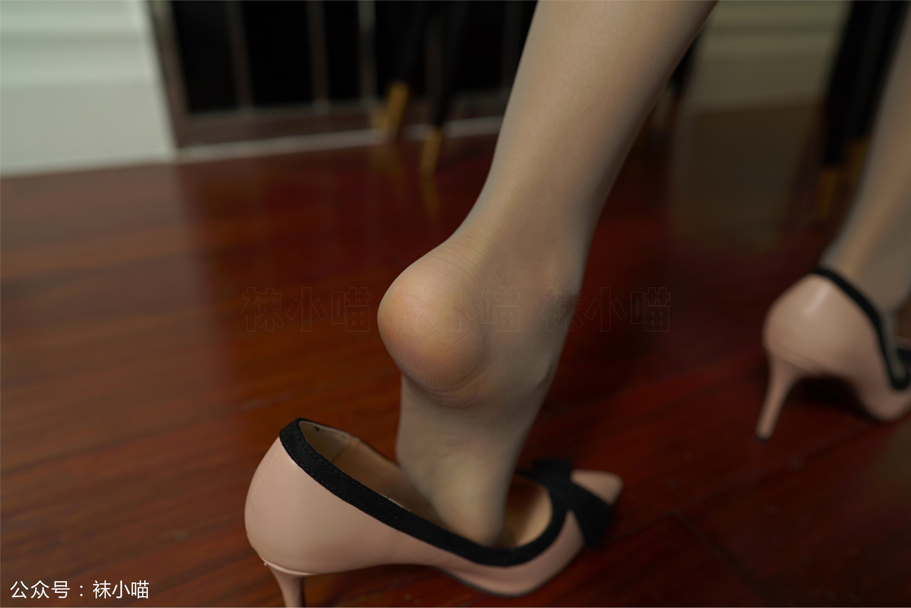 袜小喵 2019.12.18 KT130 《莹莹透透》