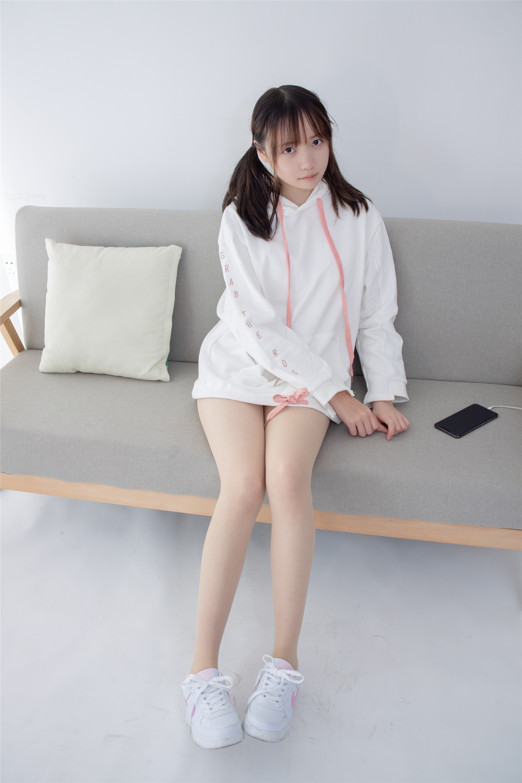 森萝财团萝莉丝足写真 JKFUN-050 Aika 13D肉丝运动鞋