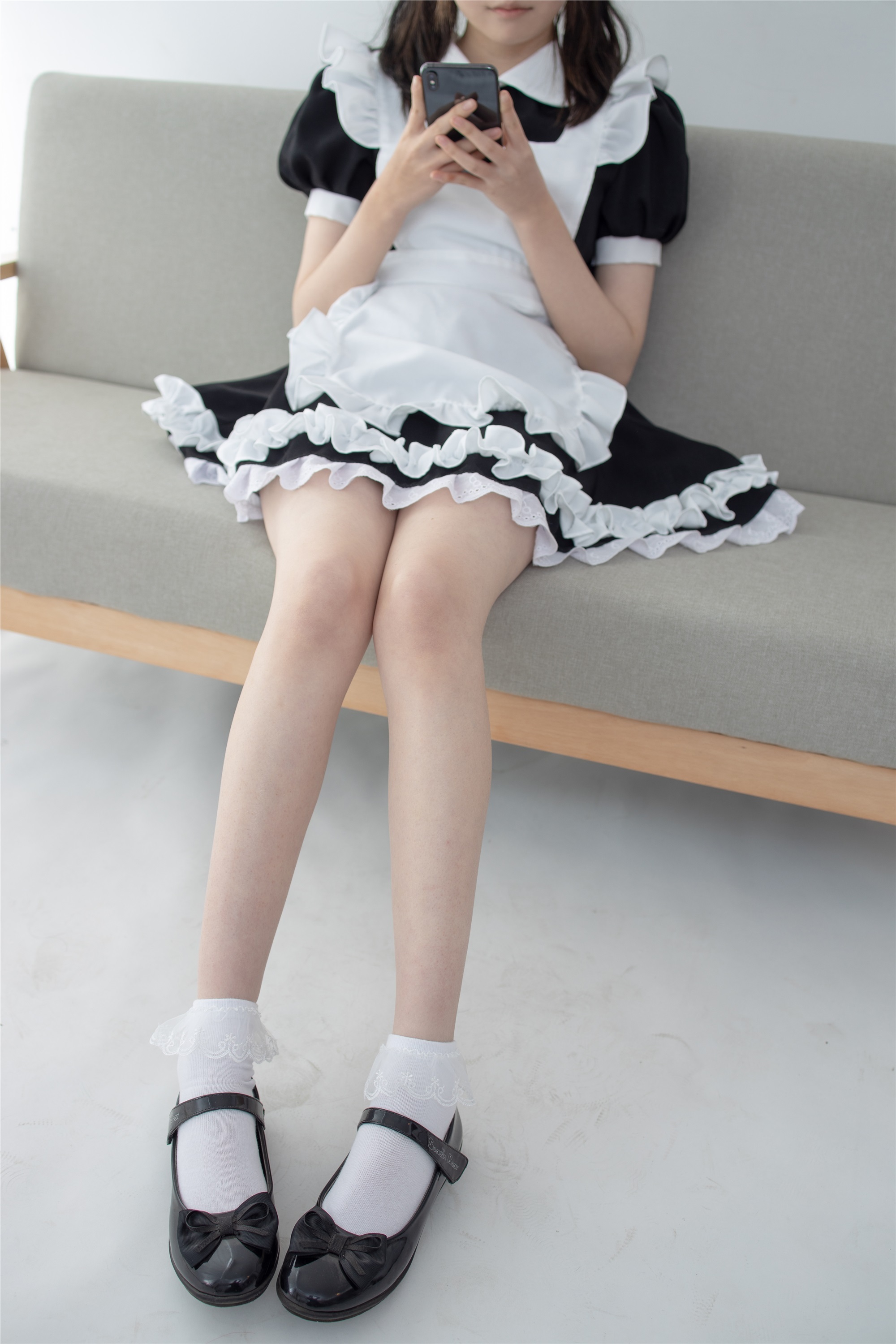 森萝财团萝莉丝足写真 JKFUN-051 Aika 蕾丝花边短袜女仆