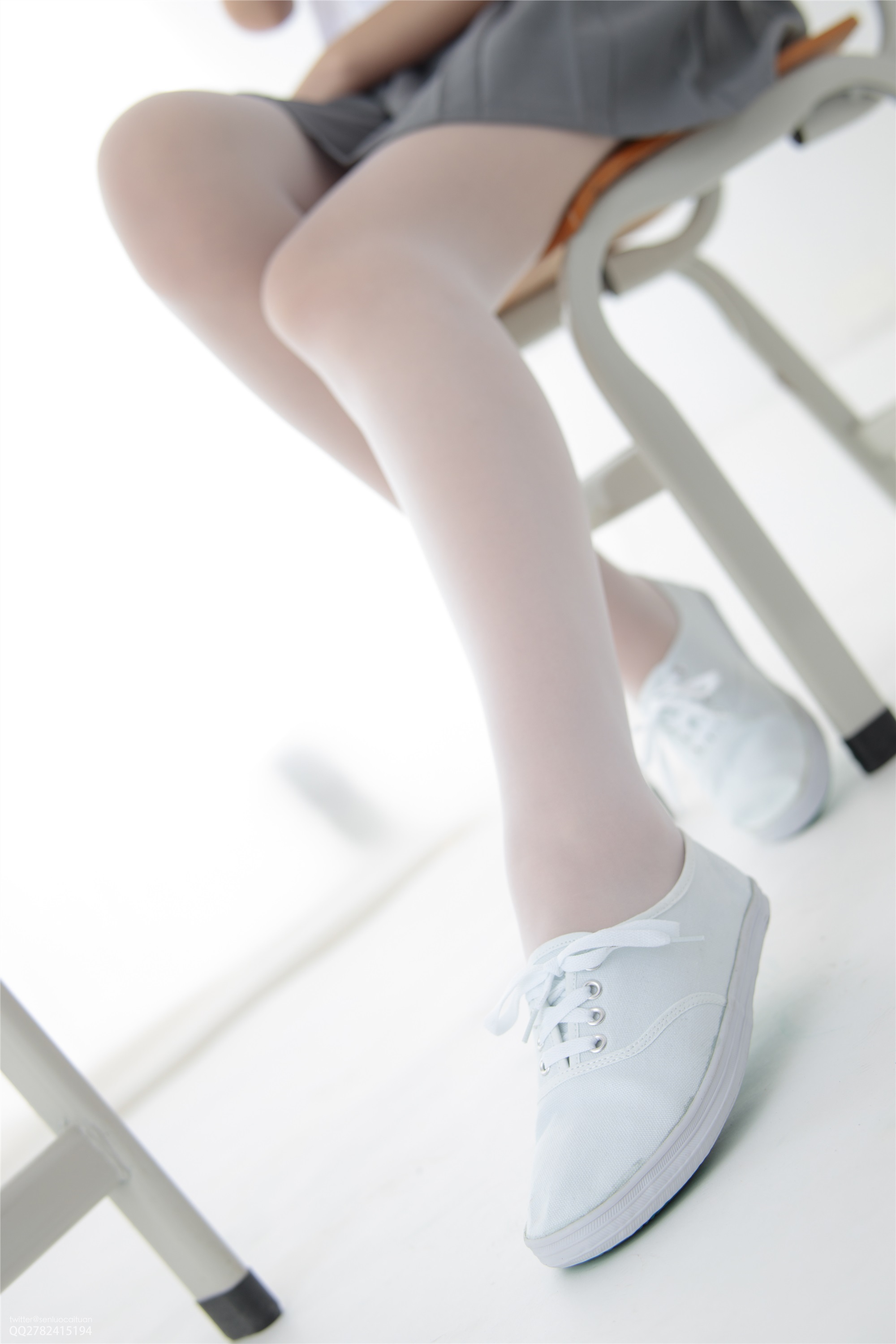 森萝财团萝莉丝足写真 JKFUN-052 默陌&芝士 13D白丝白丝网鞋合辑