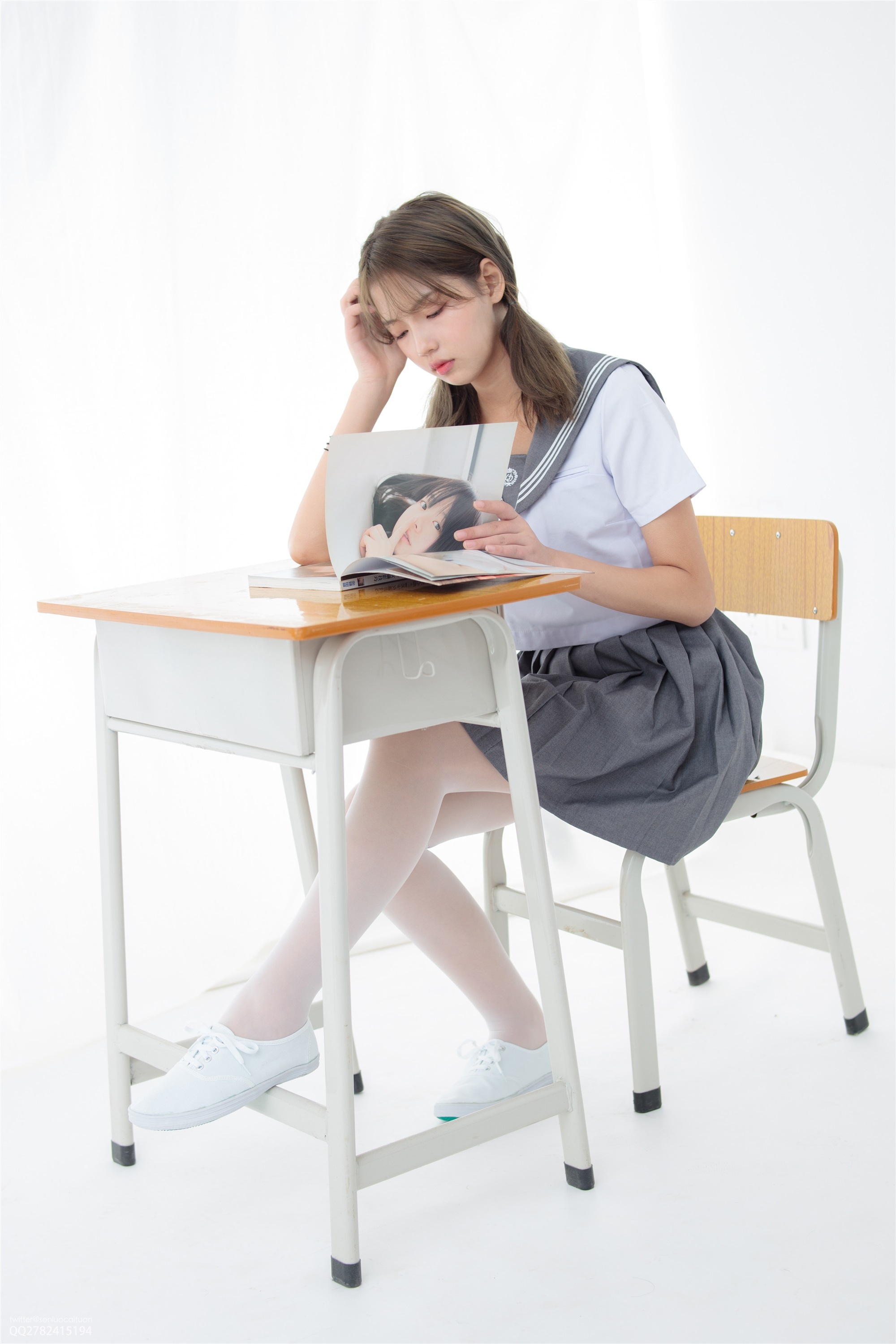 森萝财团萝莉丝足写真 JKFUN-052 默陌&芝士 13D白丝白丝网鞋合辑