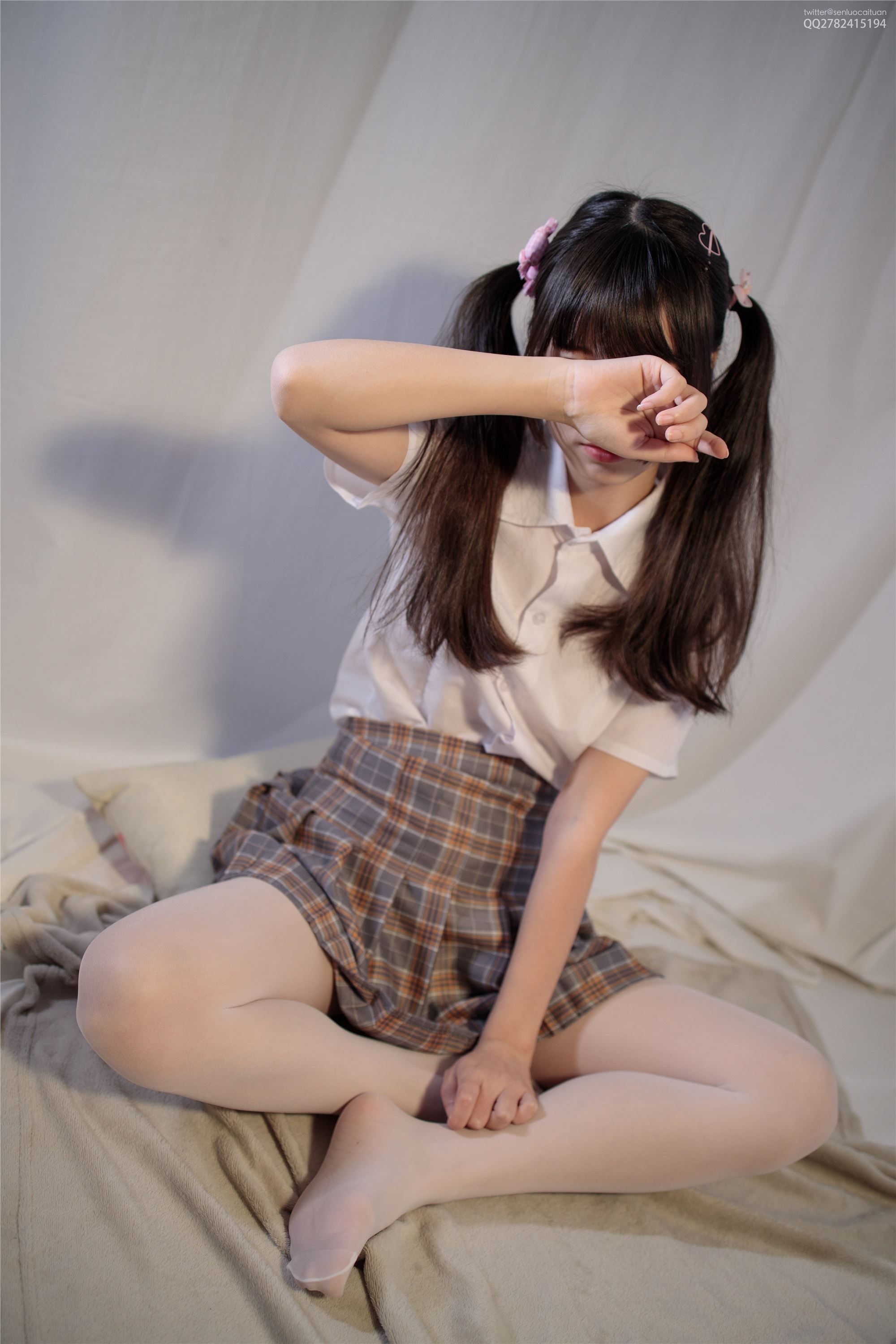 森萝财团萝莉丝足写真 JKFUN-052 默陌&芝士 13D白丝白丝网鞋合辑