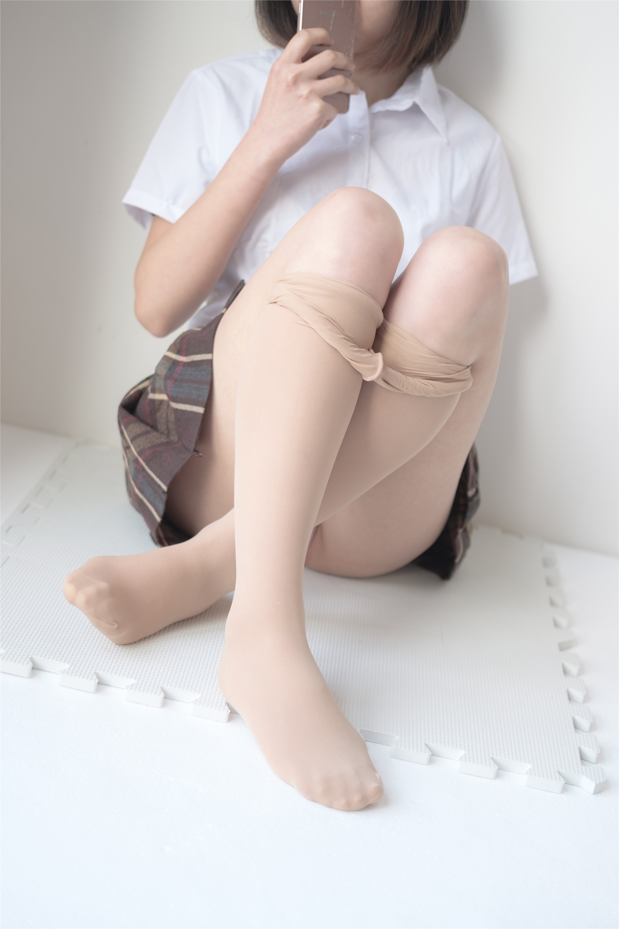 森萝财团萝莉丝足写真 X-013 肉丝妹妹的白船袜