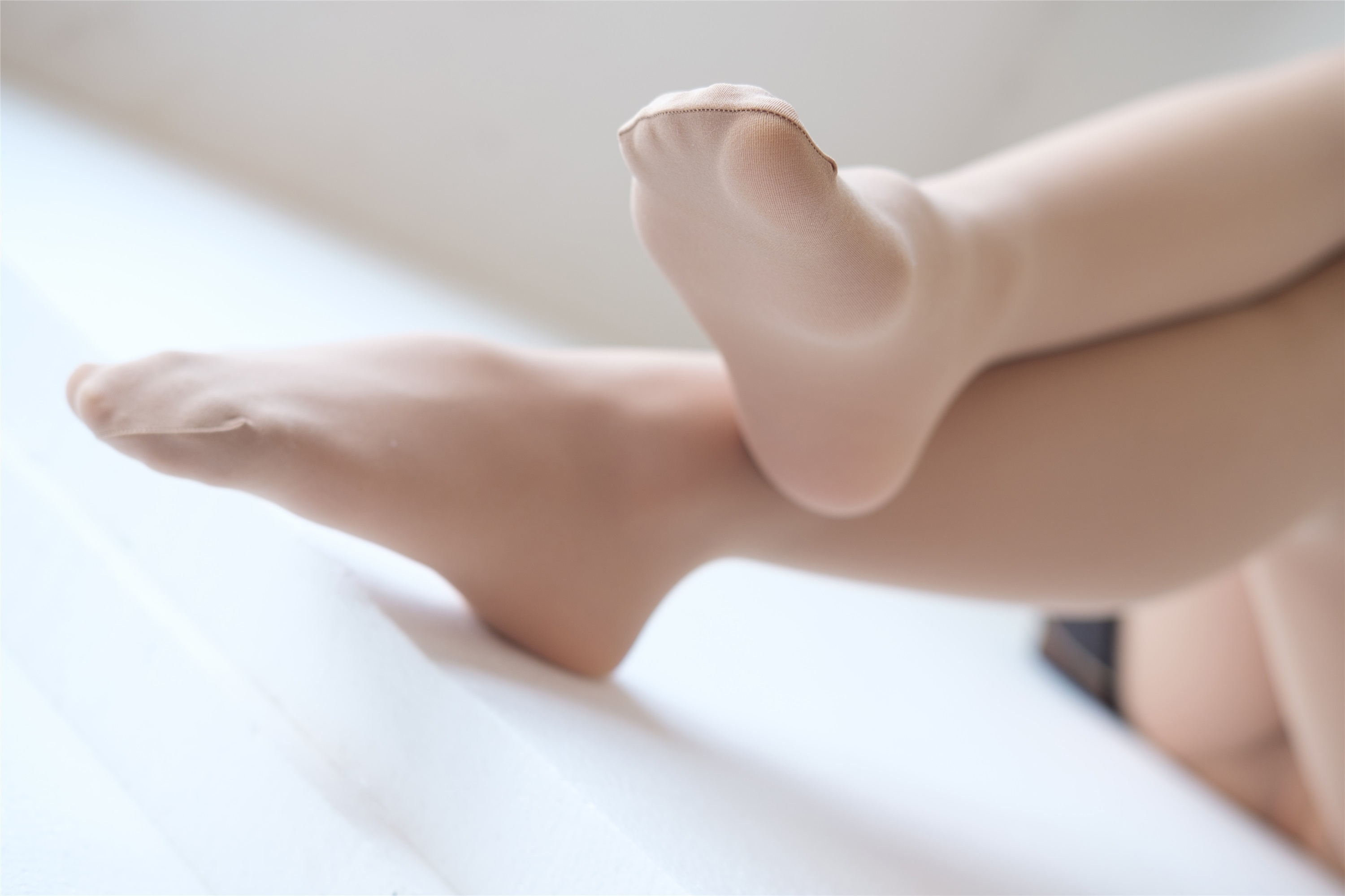 森萝财团萝莉丝足写真 X-013 肉丝妹妹的白船袜