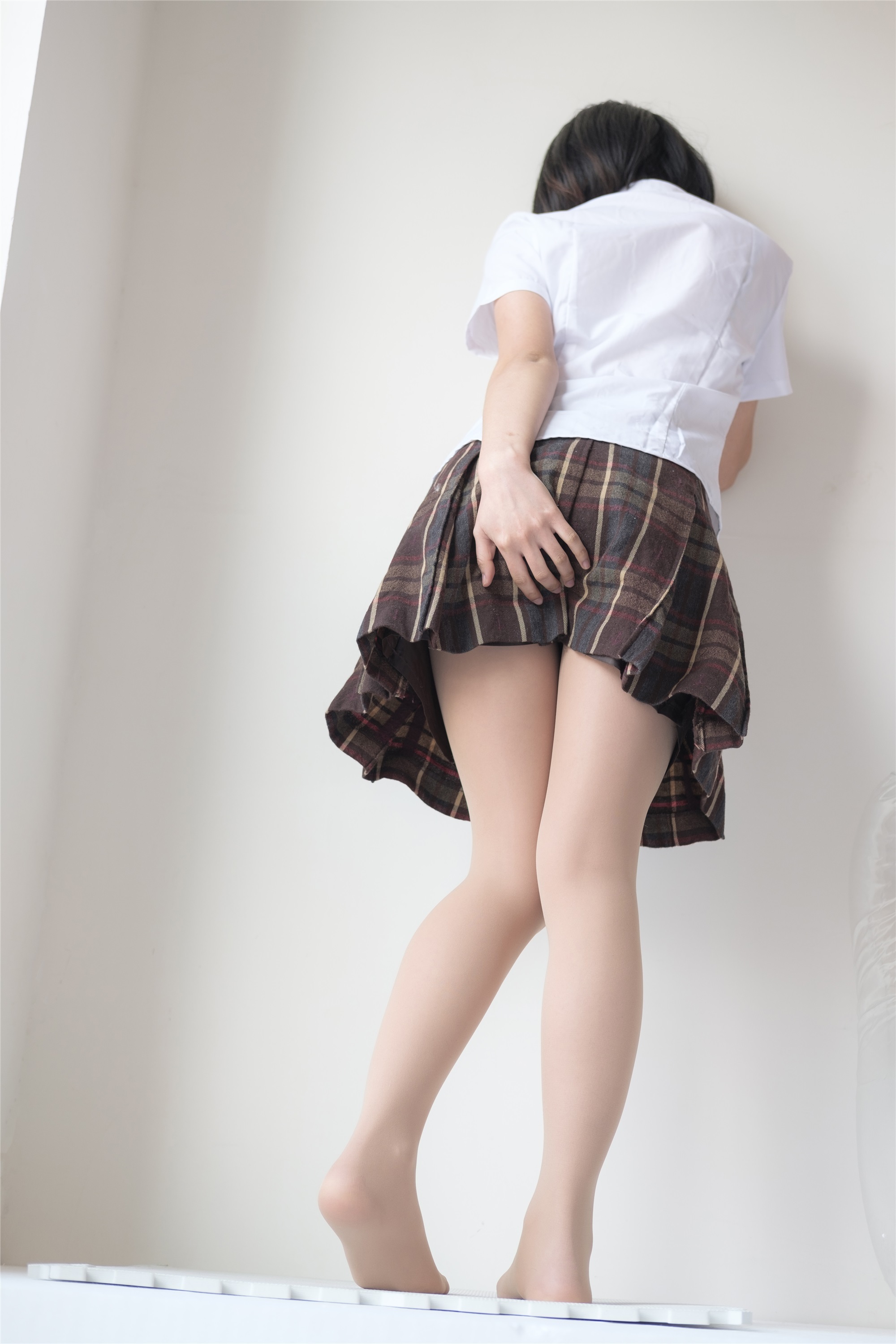 森萝财团萝莉丝足写真 X-013 肉丝妹妹的白船袜