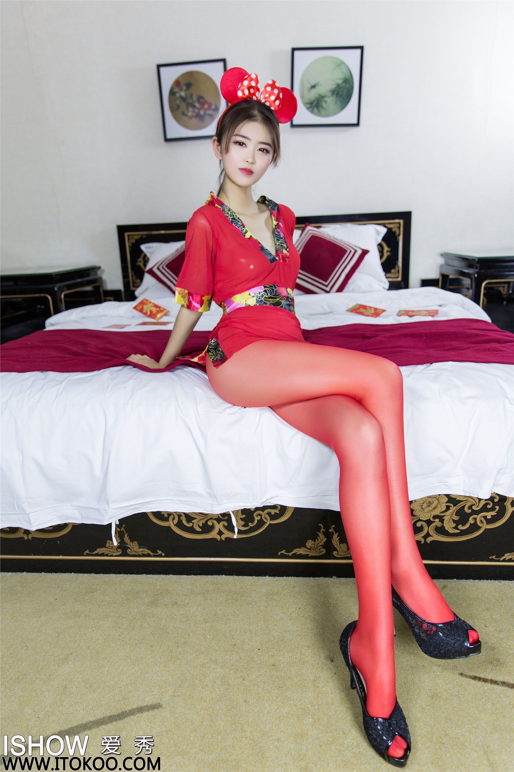 ISHOW爱秀 2020.01.24 Vol.213 杨伊伊Eva