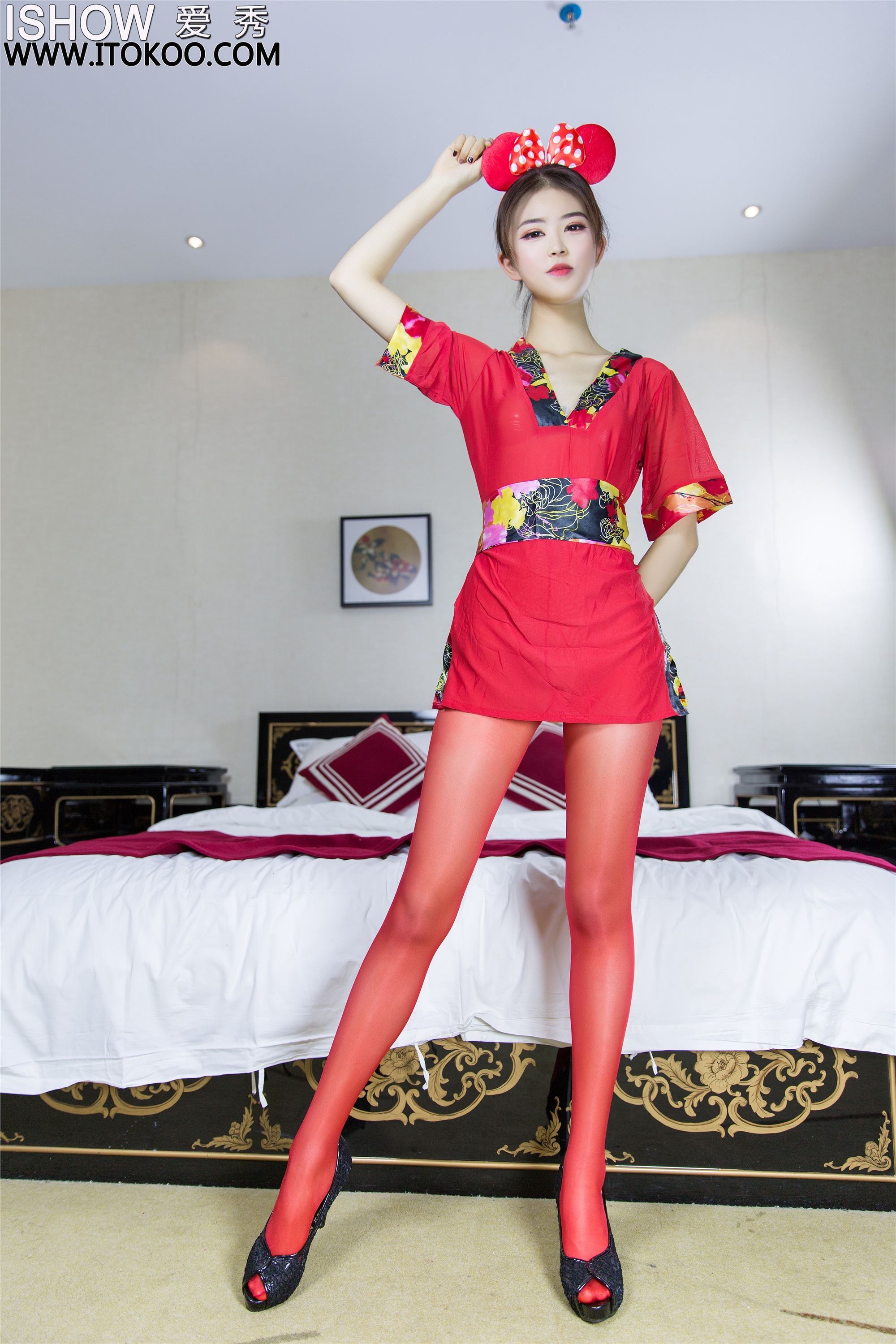 ISHOW爱秀 2020.01.24 Vol.213 杨伊伊Eva