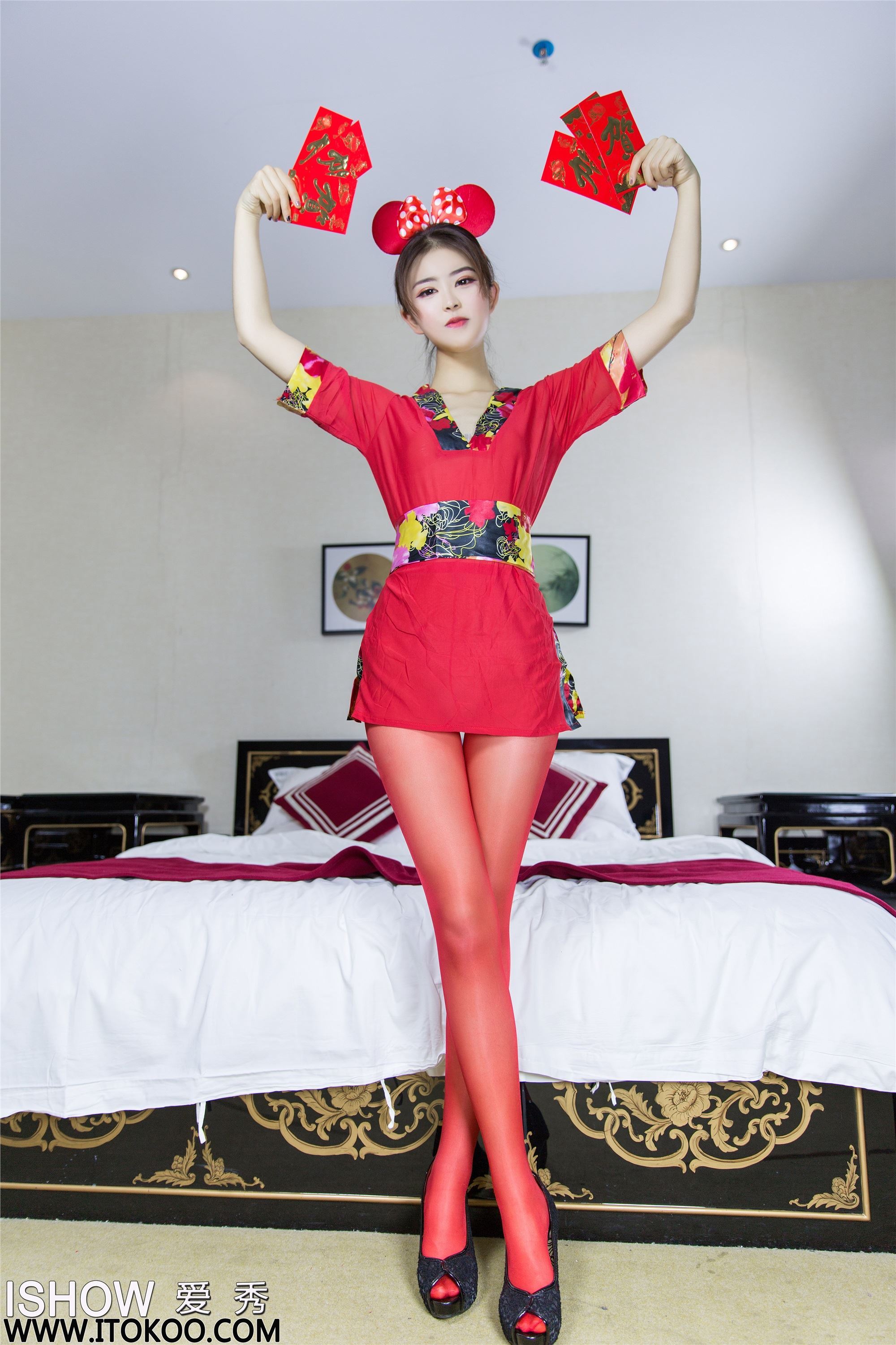 ISHOW爱秀 2020.01.24 Vol.213 杨伊伊Eva