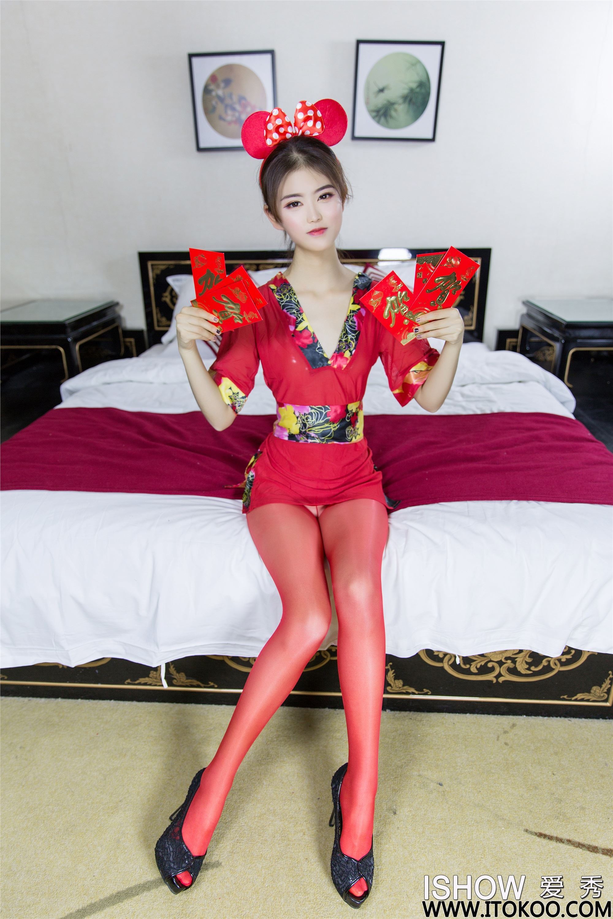 ISHOW爱秀 2020.01.24 Vol.213 杨伊伊Eva