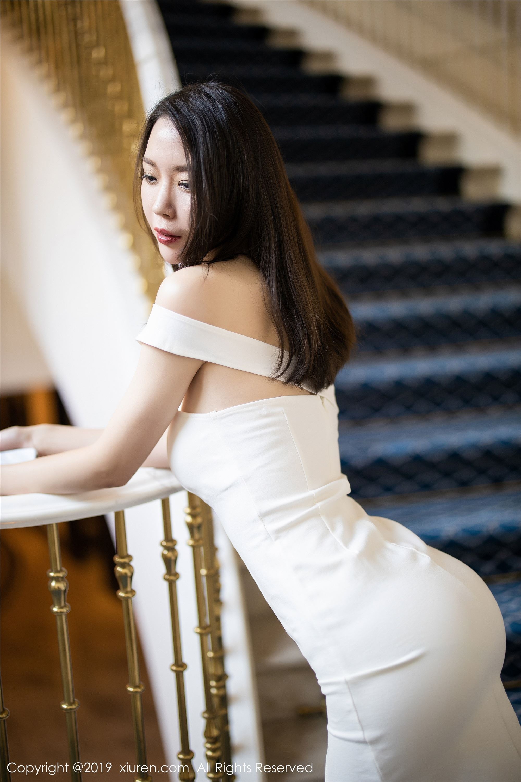 秀人网XIUREN写真 No.1861 秀腿光滑翘臀十足诱人 梦心月