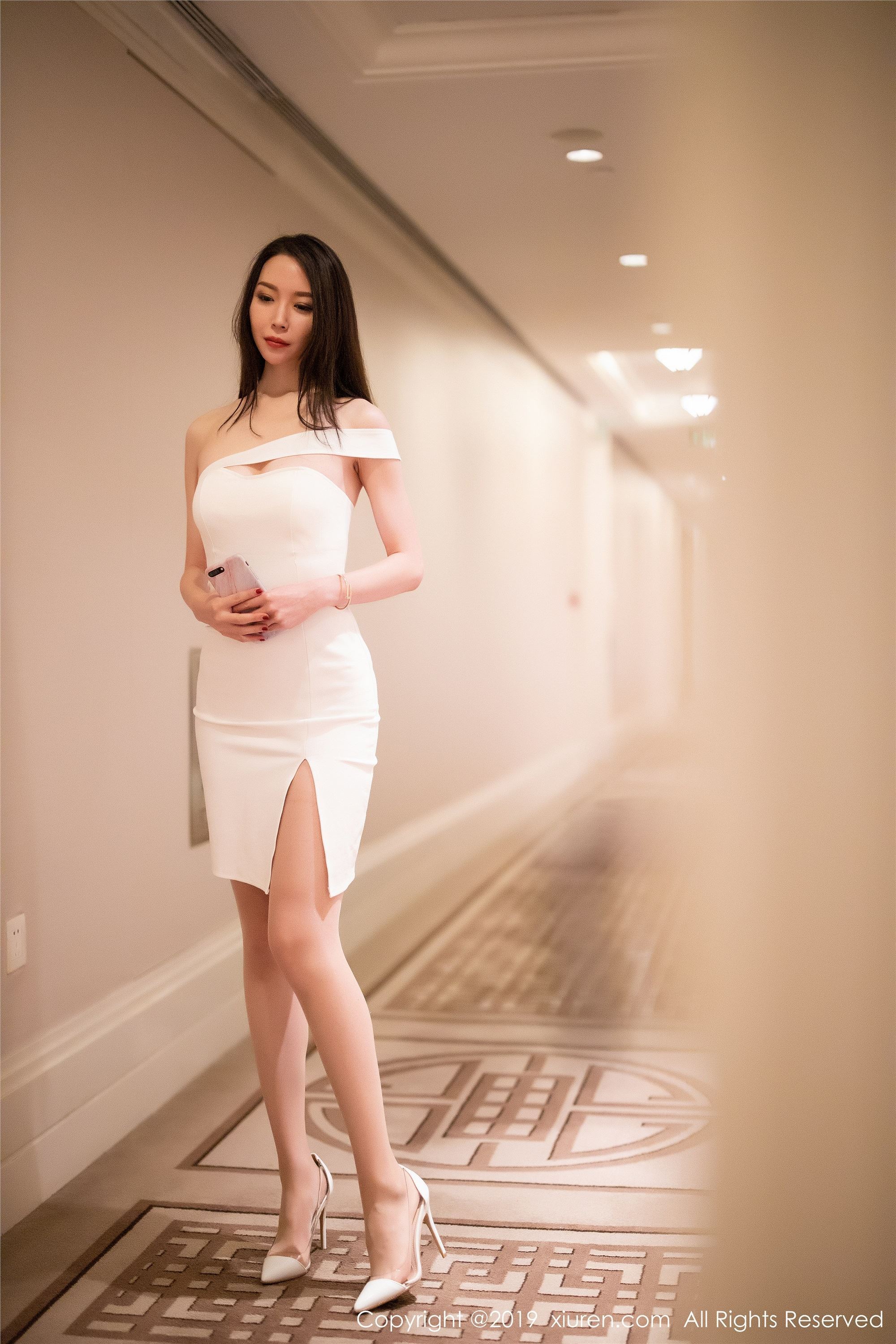 秀人网XIUREN写真 No.1861 秀腿光滑翘臀十足诱人 梦心月