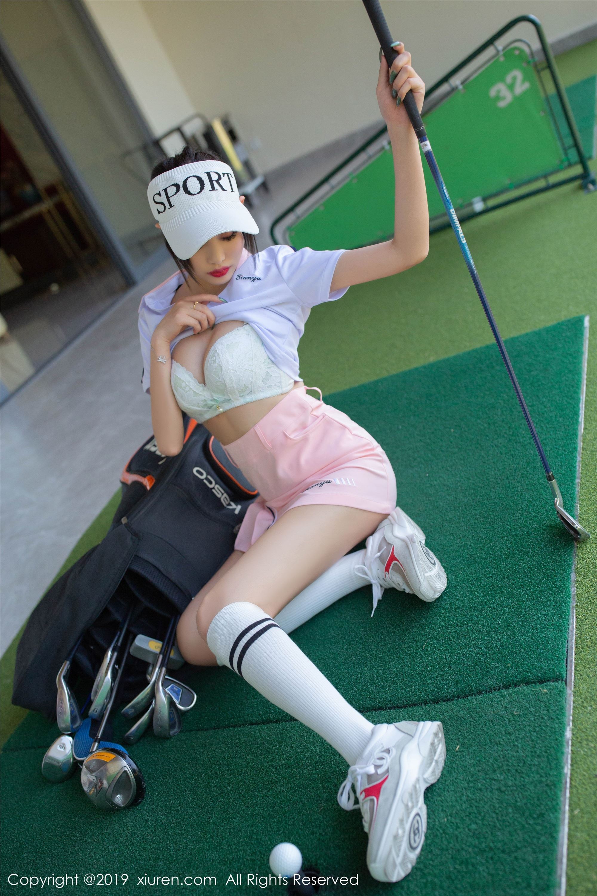 秀人网XIUREN写真 No.1874 高尔夫性感女神 杨晨晨sugar