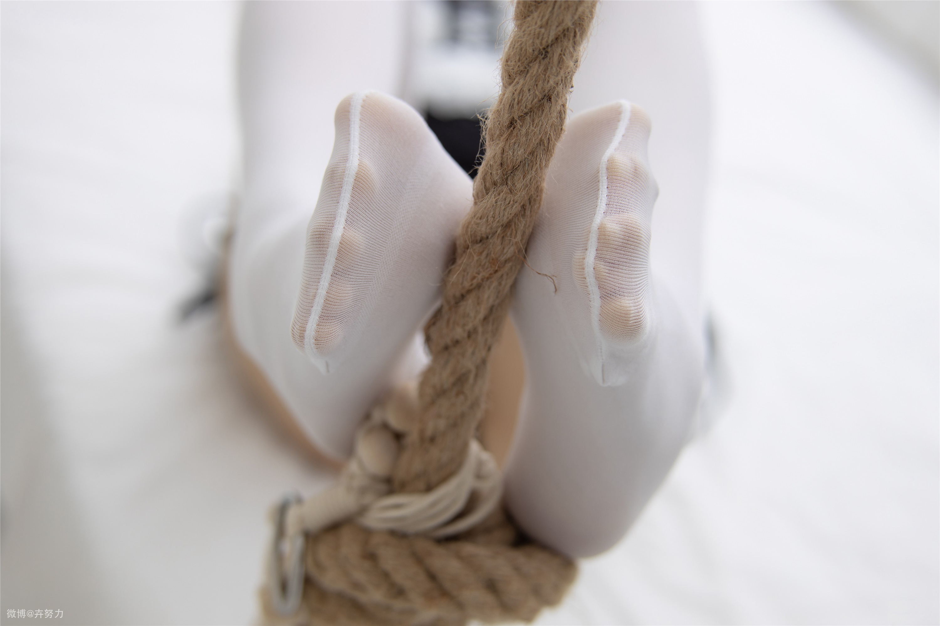 森萝财团 JKFUN-056 80D白色过膝袜 卉子