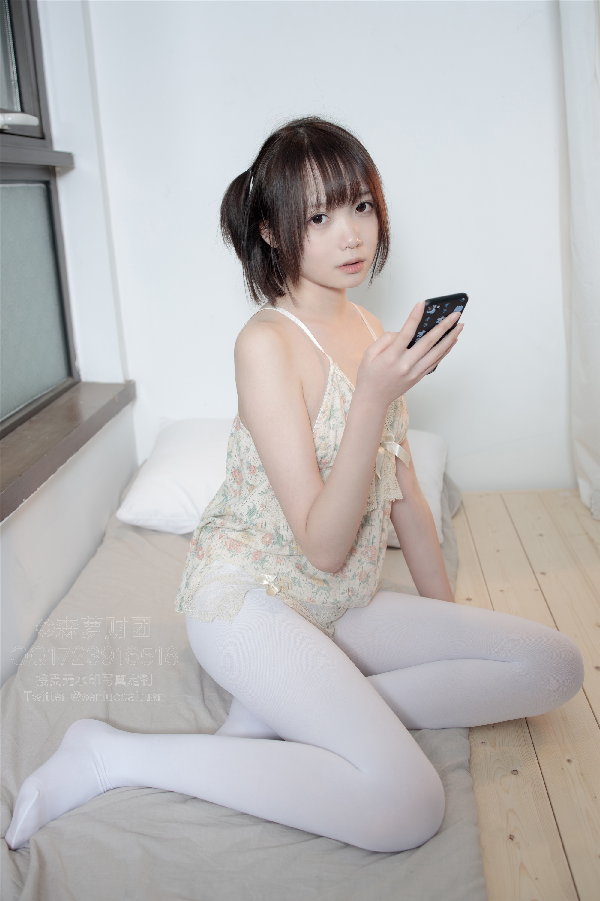 森萝财团萝莉丝足写真 X-057 20D肉丝短棉袜踩物