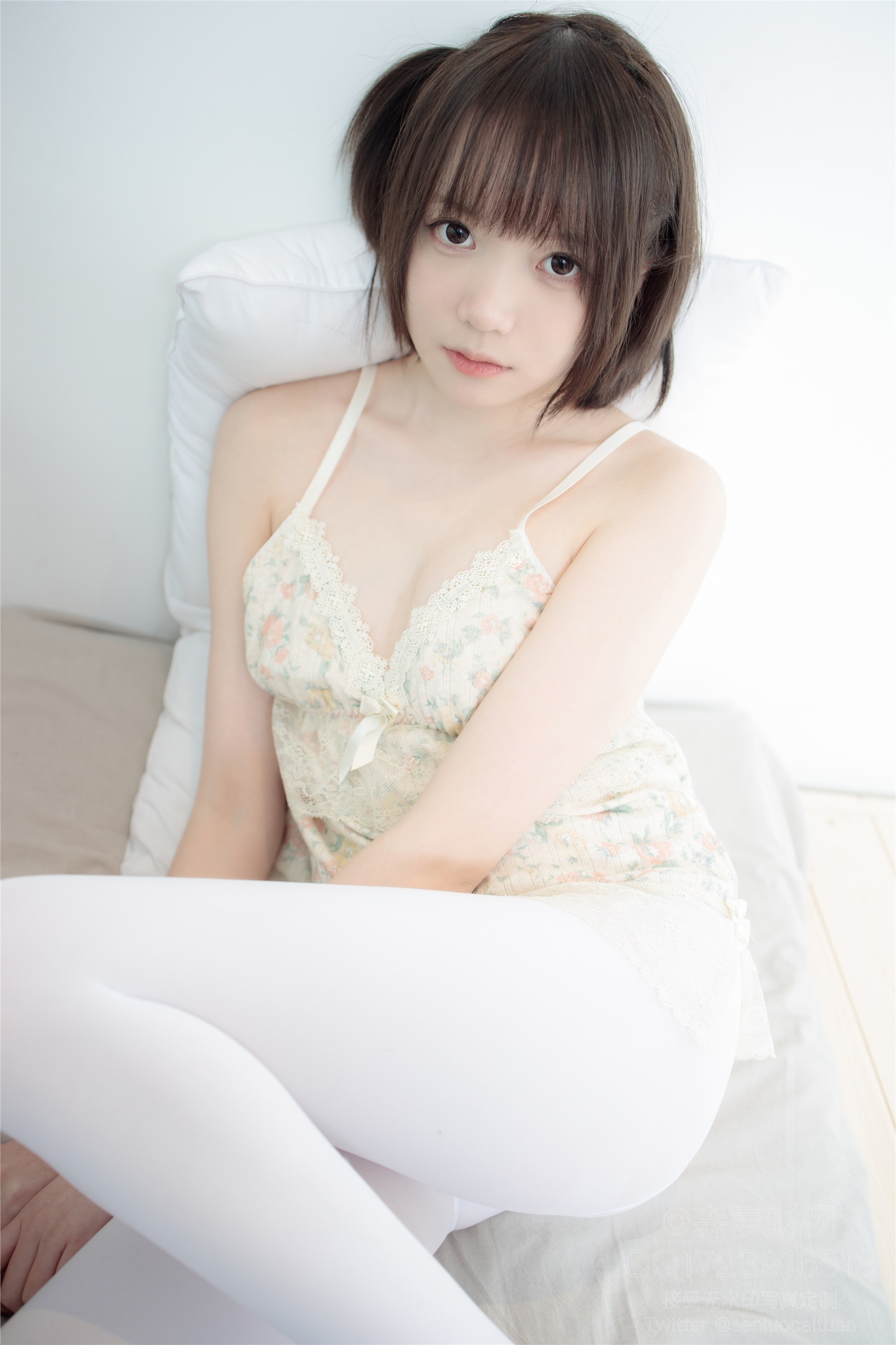 森萝财团萝莉丝足写真 X-057 20D肉丝短棉袜踩物