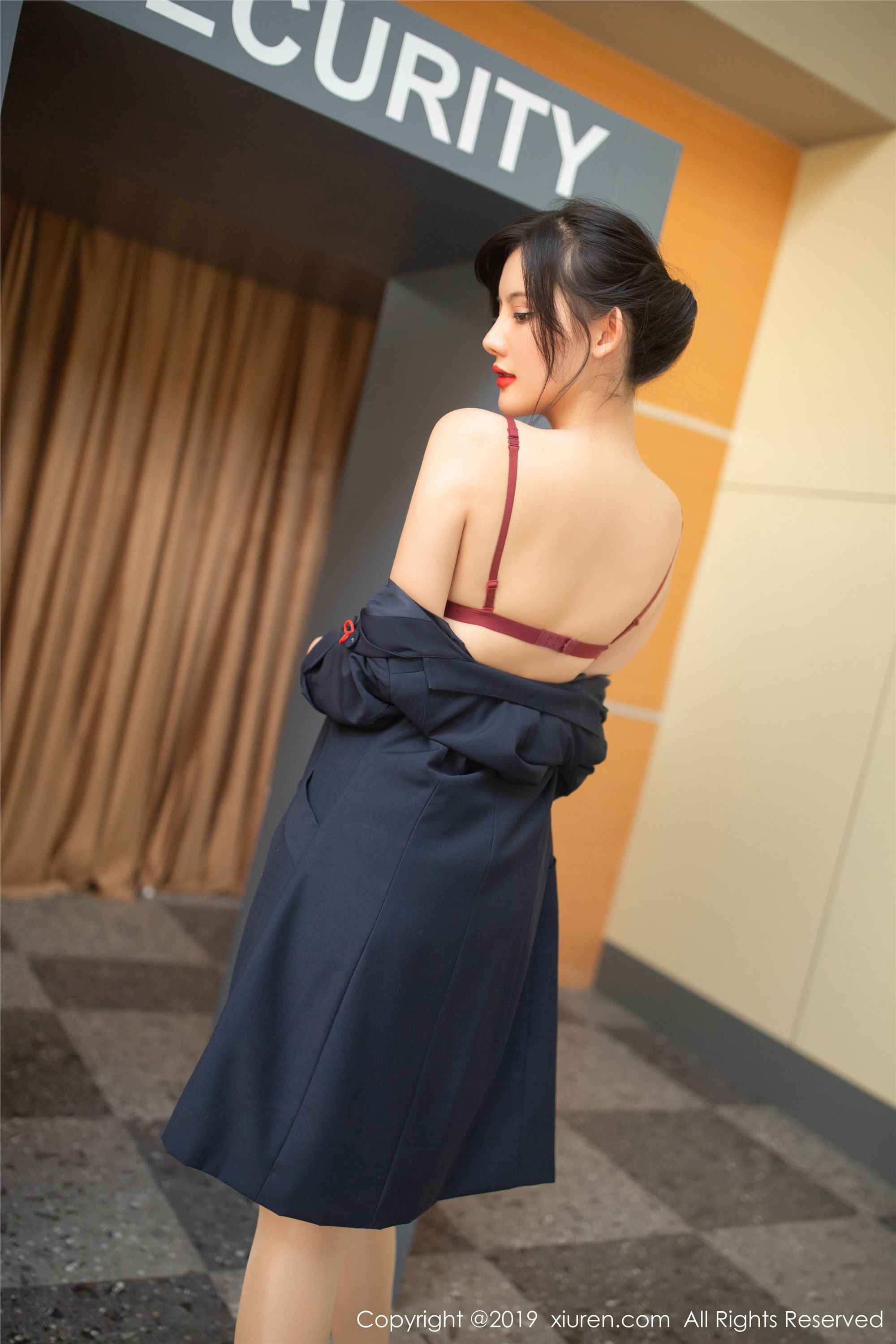 XIUREN秀人网 2019.12.25 No.1881 就是阿朱啊