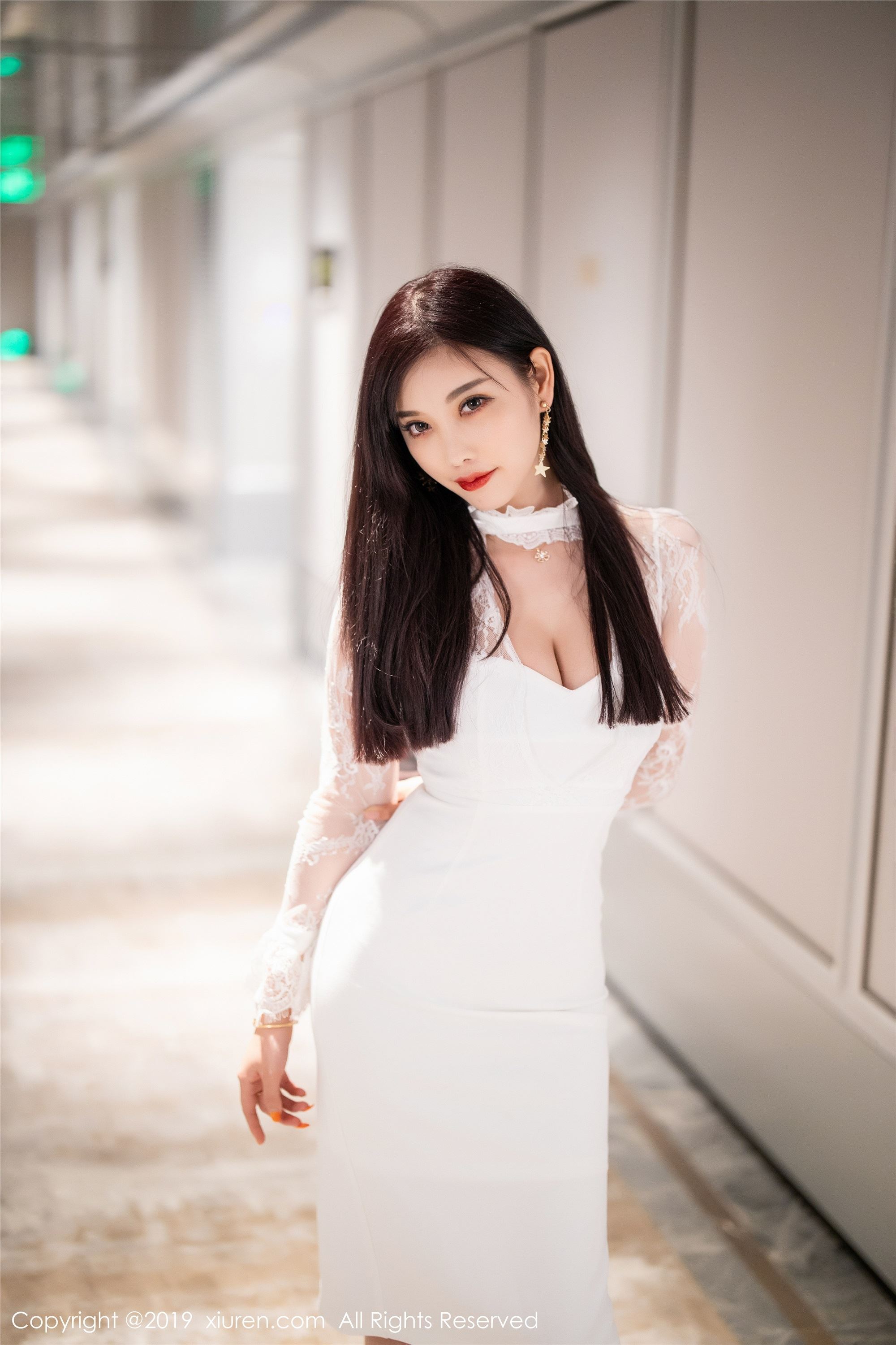 秀人网XIUREN写真 No.1884 极致穿透力的视觉魅惑 杨晨晨sugar