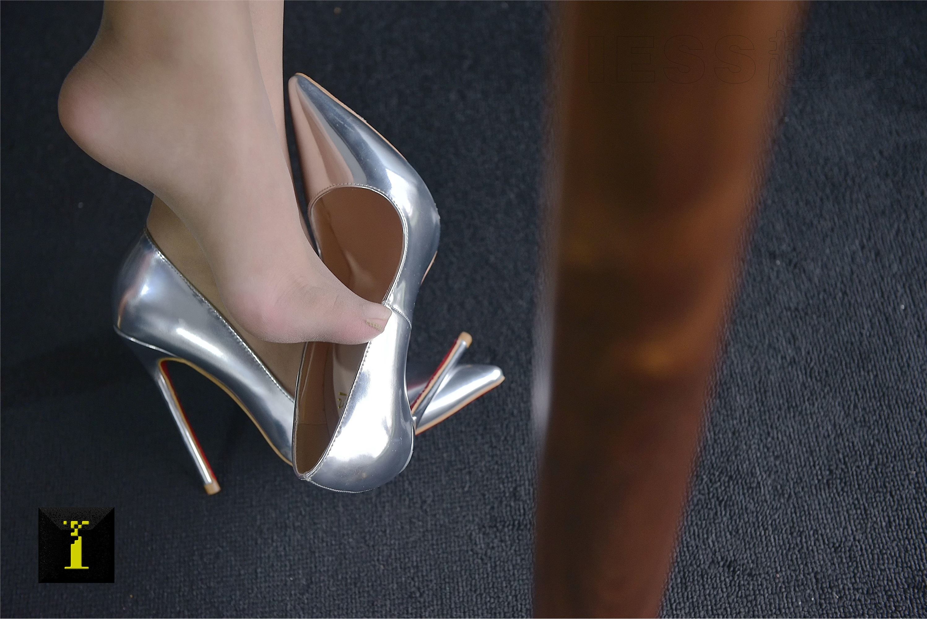 IESS异思趣向 普惠集 124 别人家的模特 – 霸气姐 II