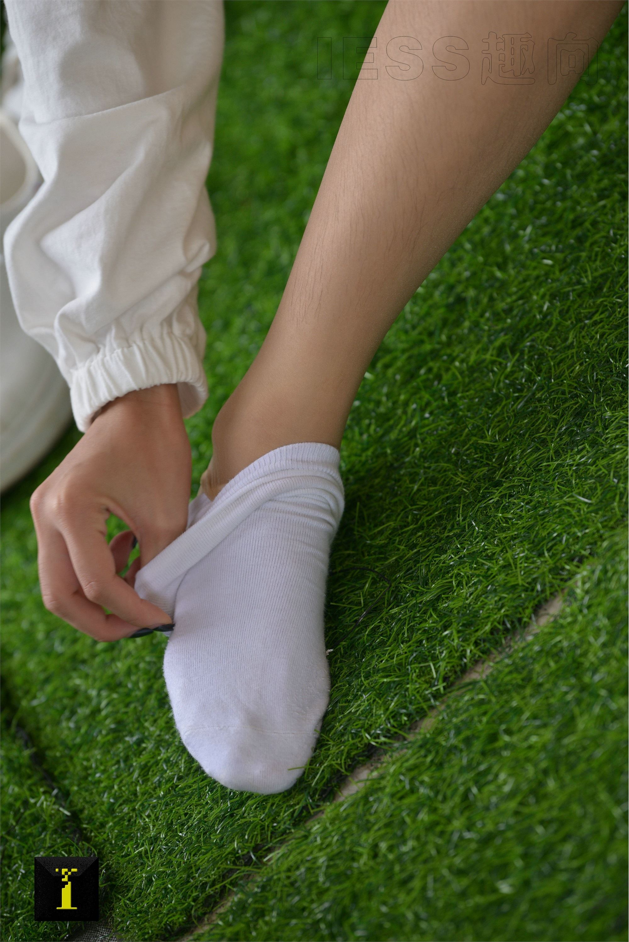 IESS异思趣向 普惠集 125 茜 – 浓密的脚毛