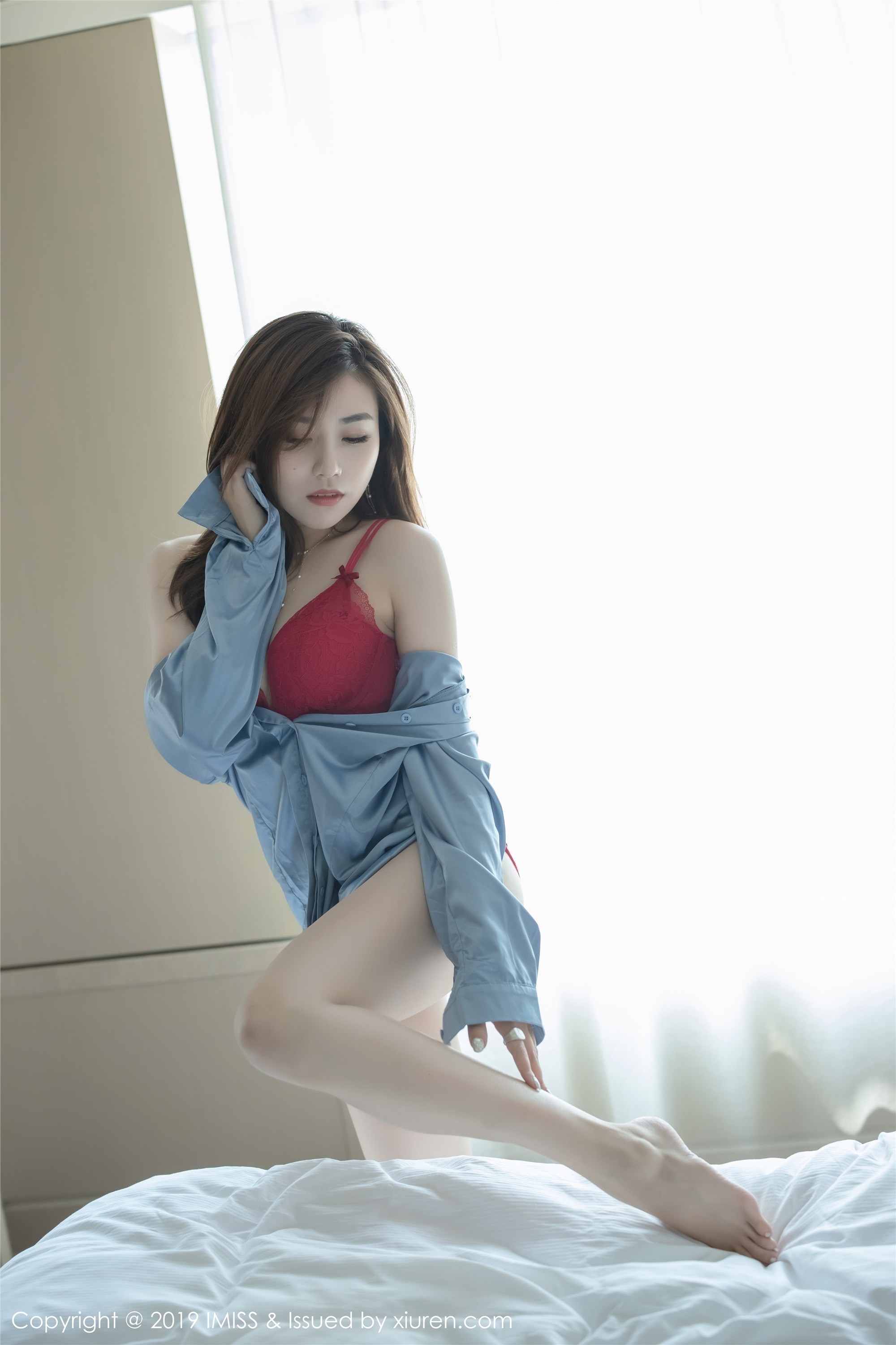 IMiss爱蜜社2019.12.27 Vol.424 极致销魂的丝袜美腿视觉诱惑 许诺Sabrina