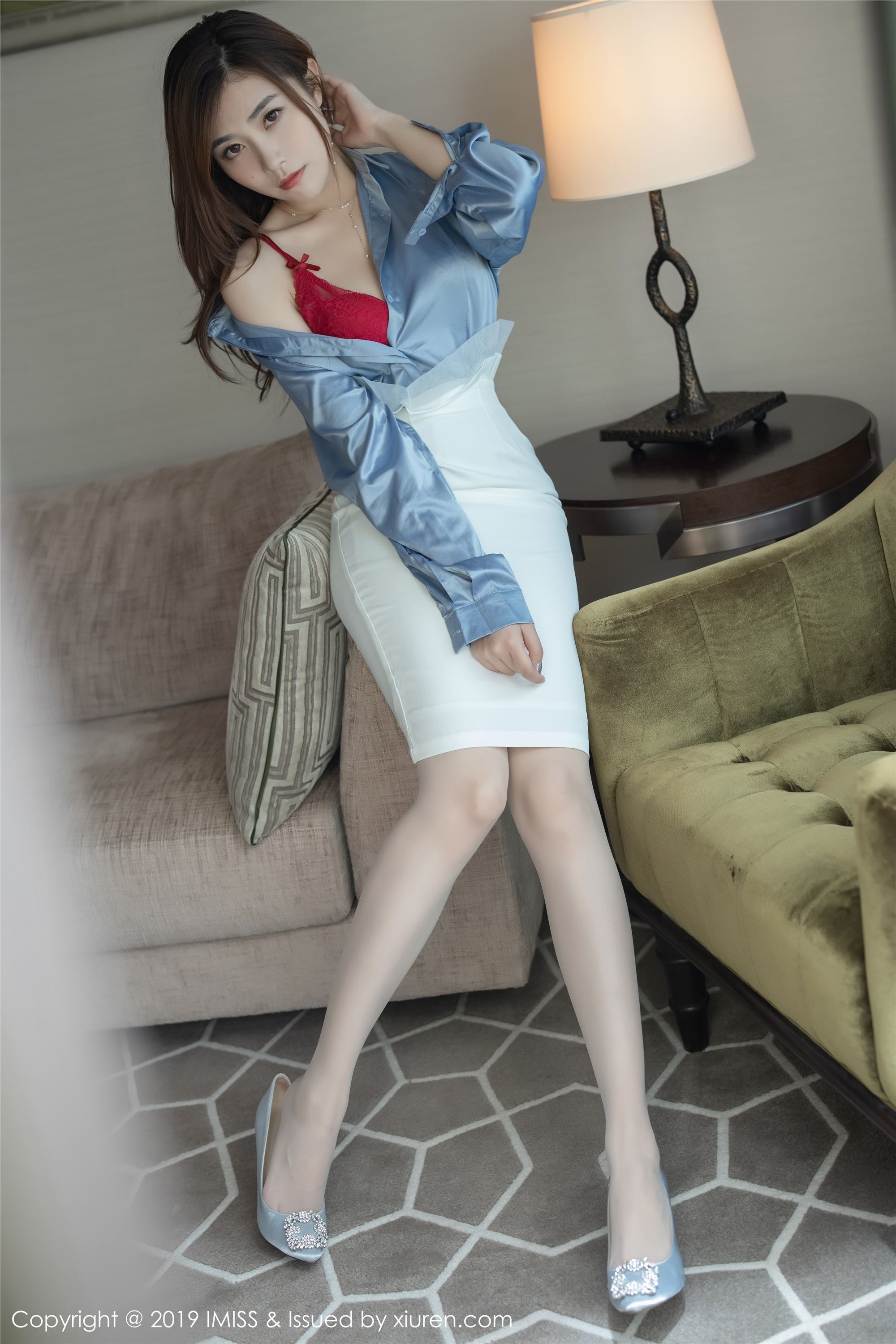 IMiss爱蜜社2019.12.27 Vol.424 极致销魂的丝袜美腿视觉诱惑 许诺Sabrina