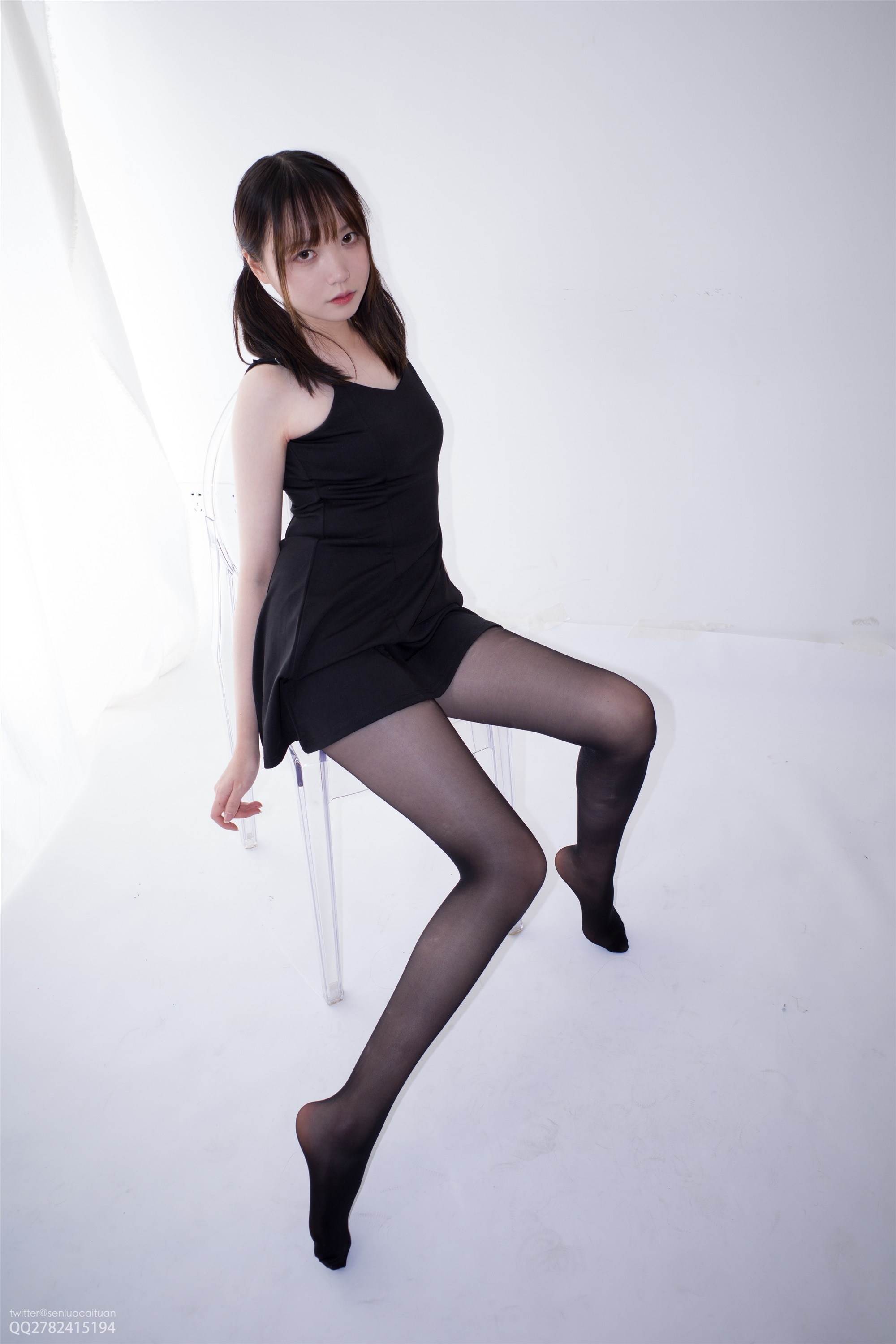 森萝财团萝莉丝足写真 JKFUN-058 Aika 黑涩现实