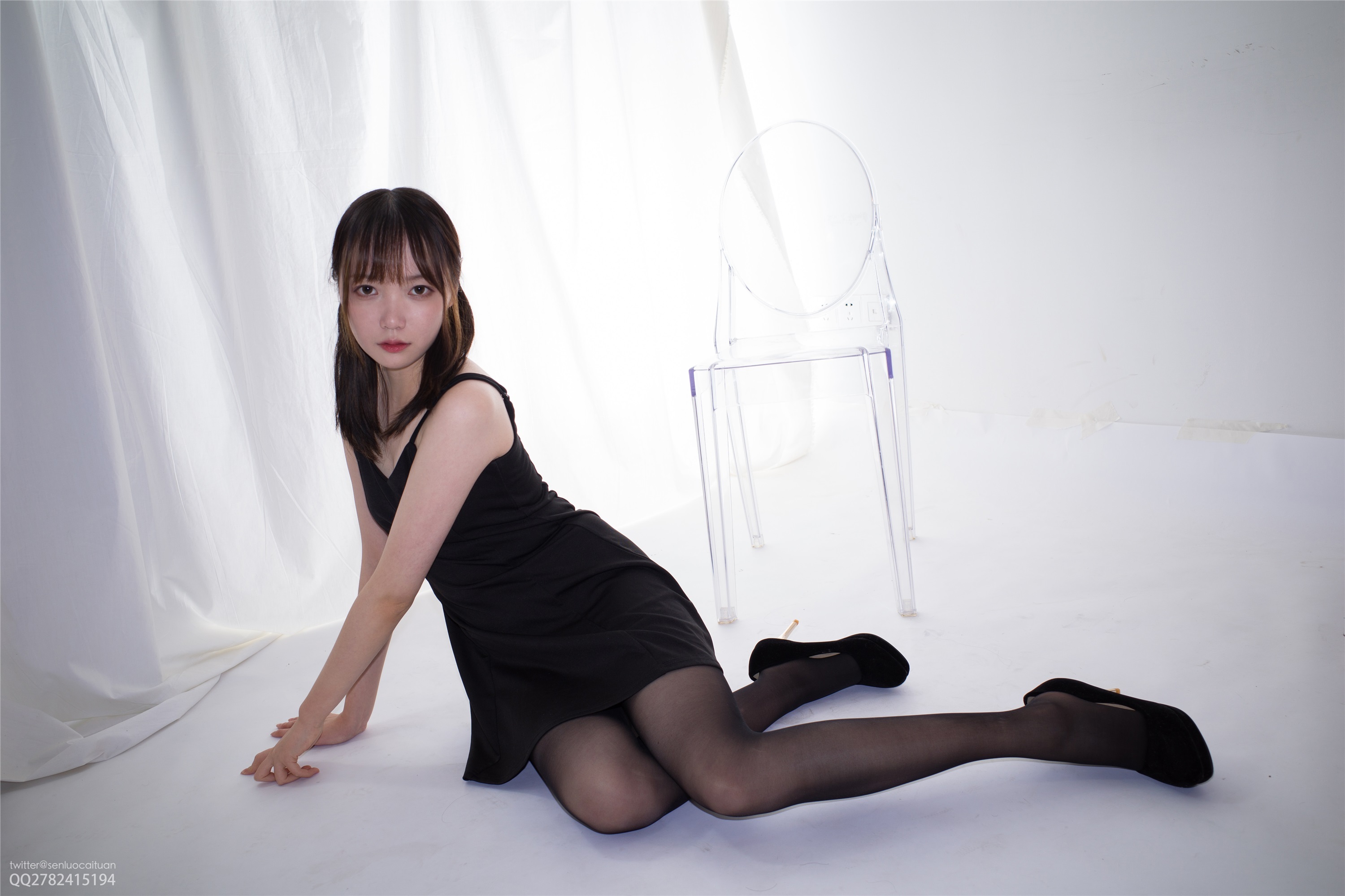 森萝财团萝莉丝足写真 JKFUN-058 Aika 黑涩现实